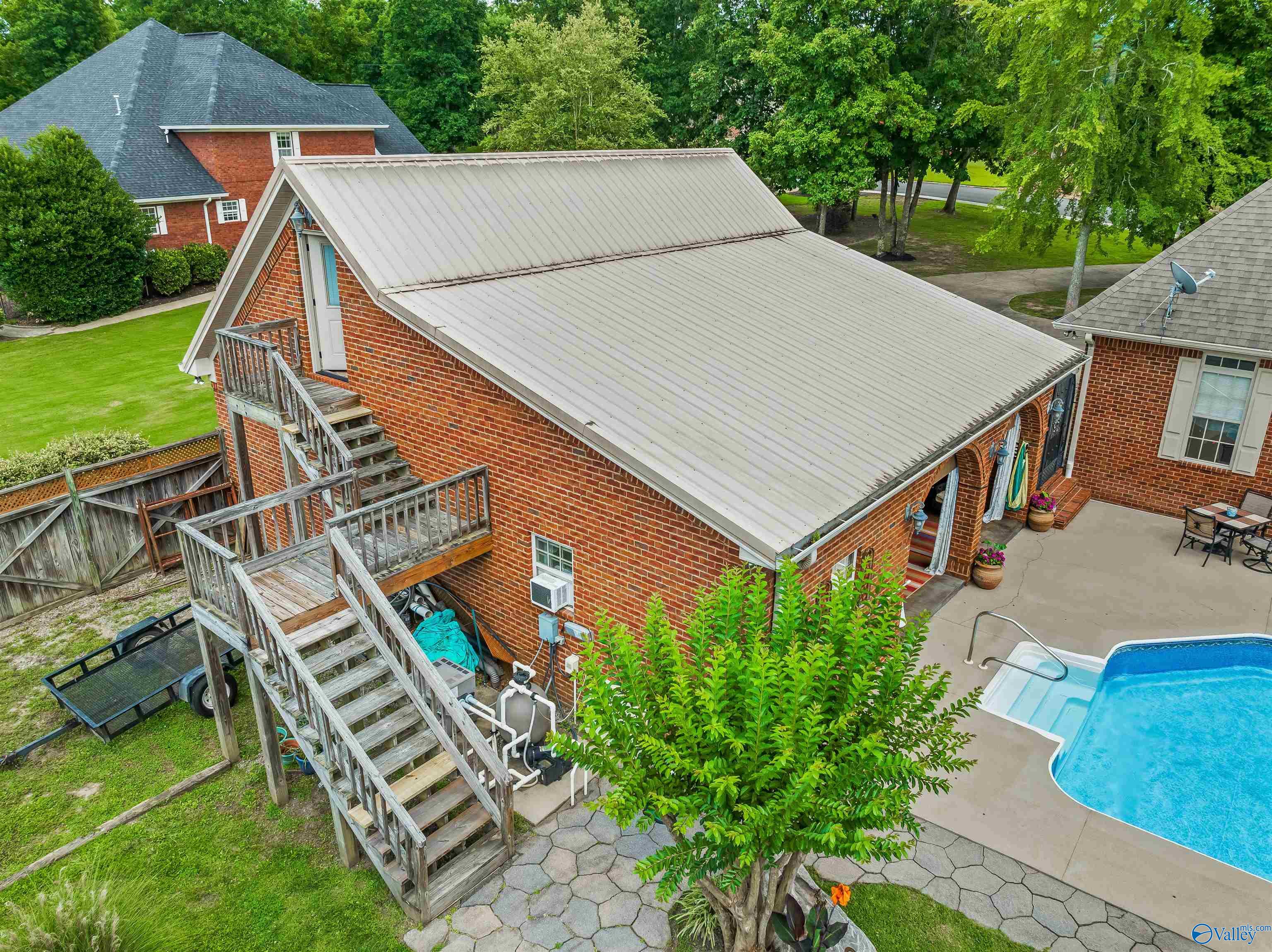 6900 Portobello Road NW