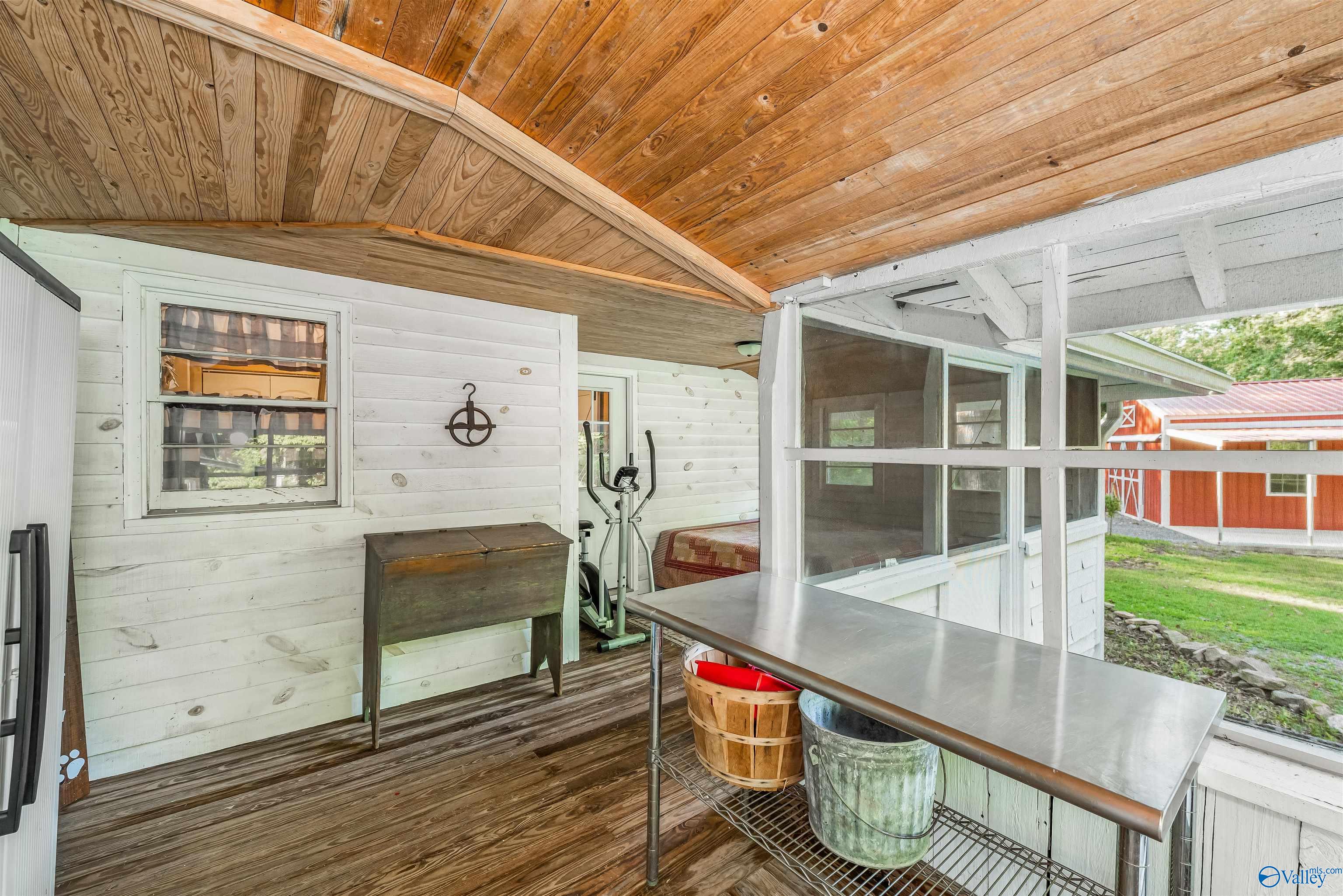 20476 Scenic Highway