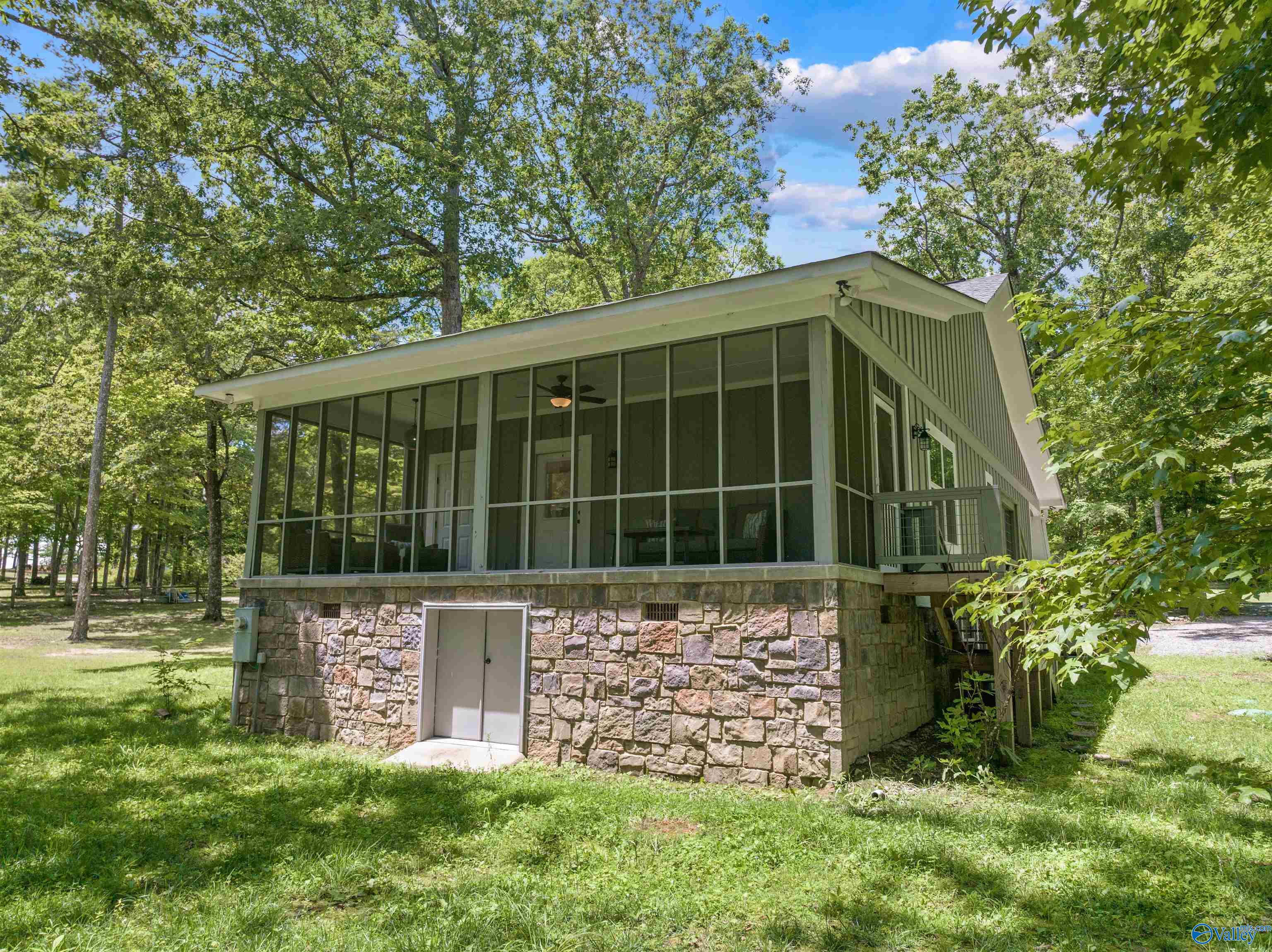 47 Sunset Avenue