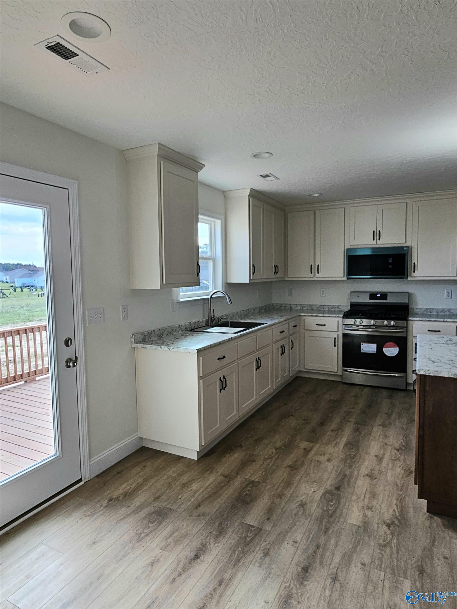 4493 County Road 78