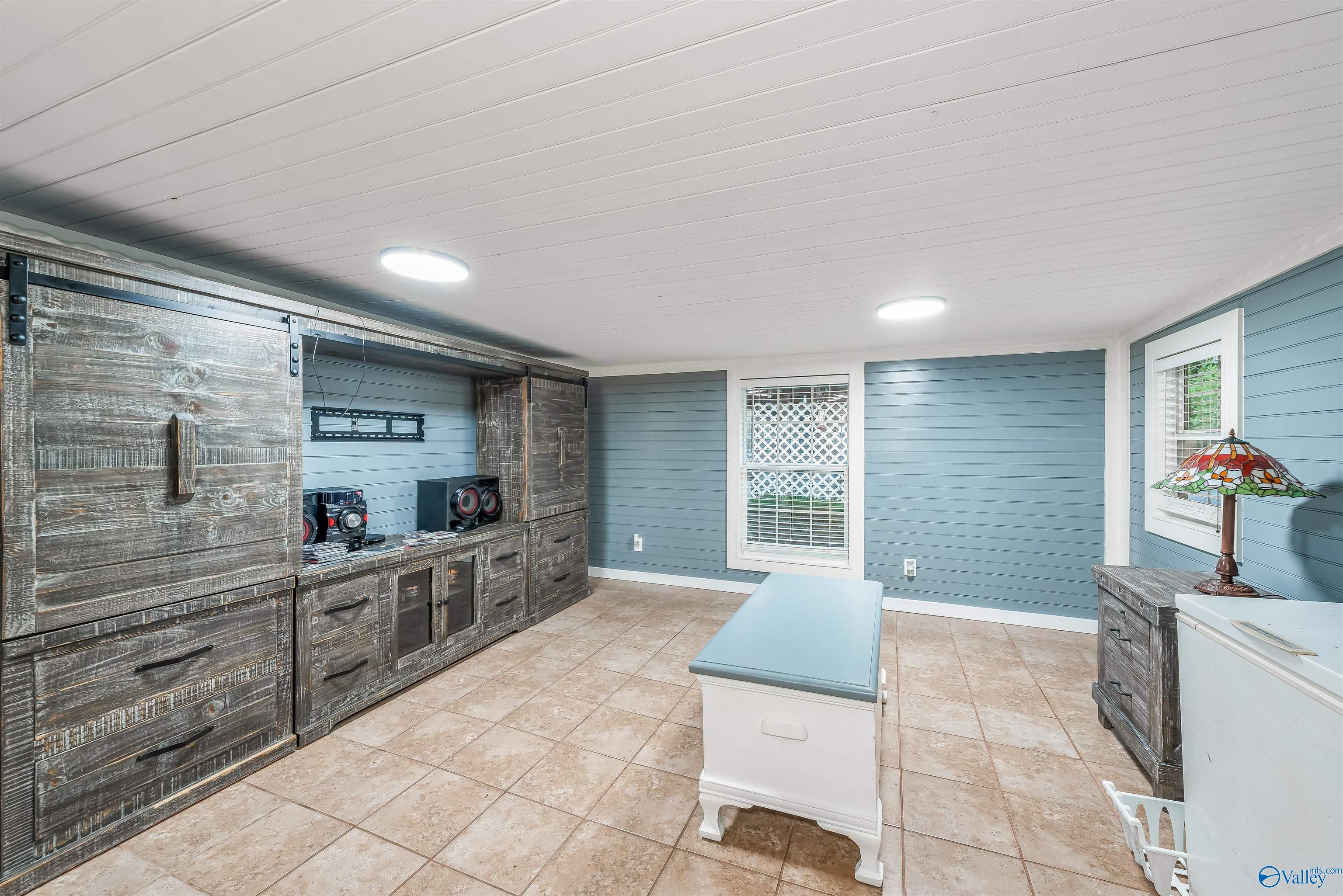 1875 County Road 270