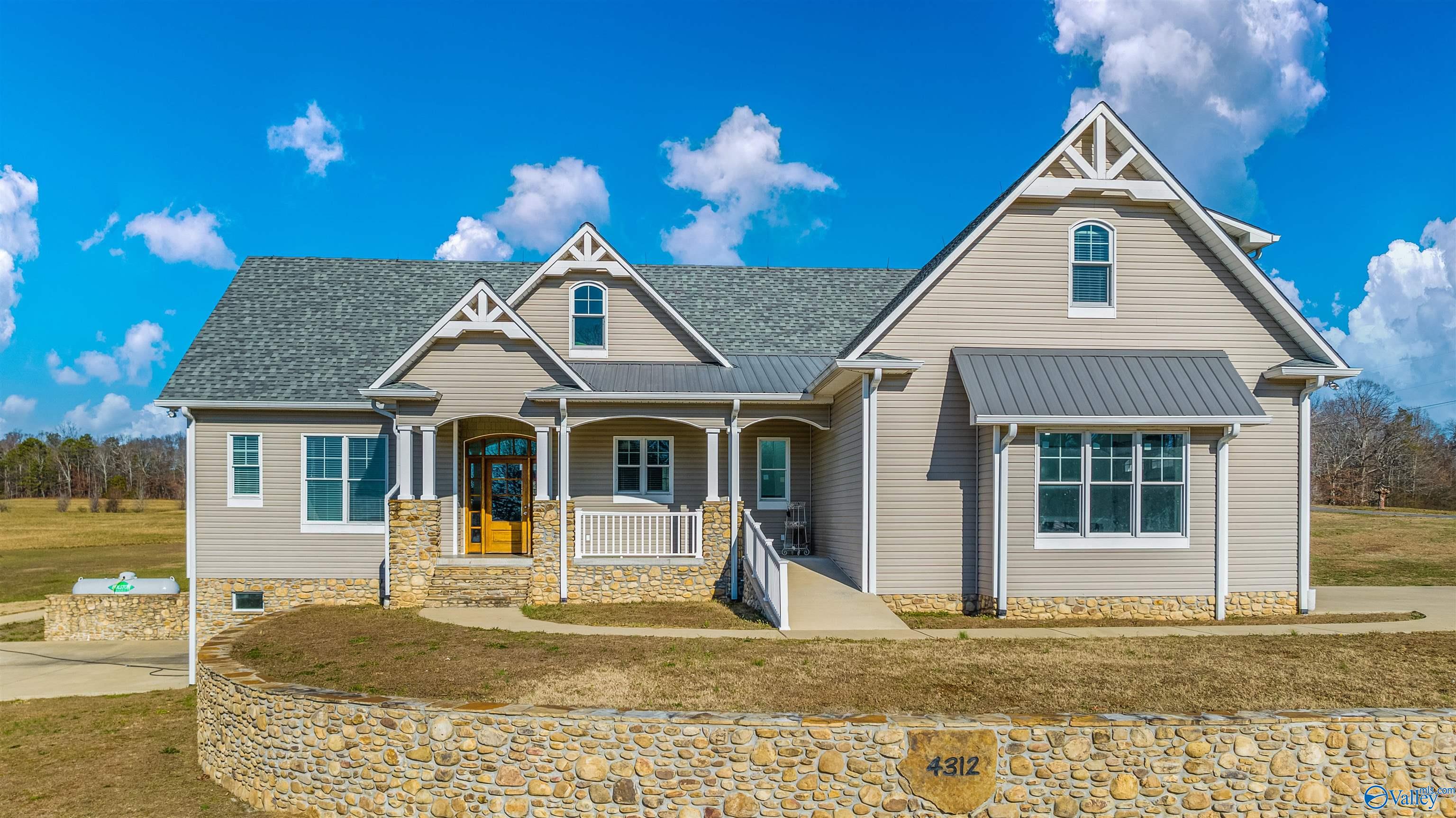 4312 Pumpkin Center Road NE