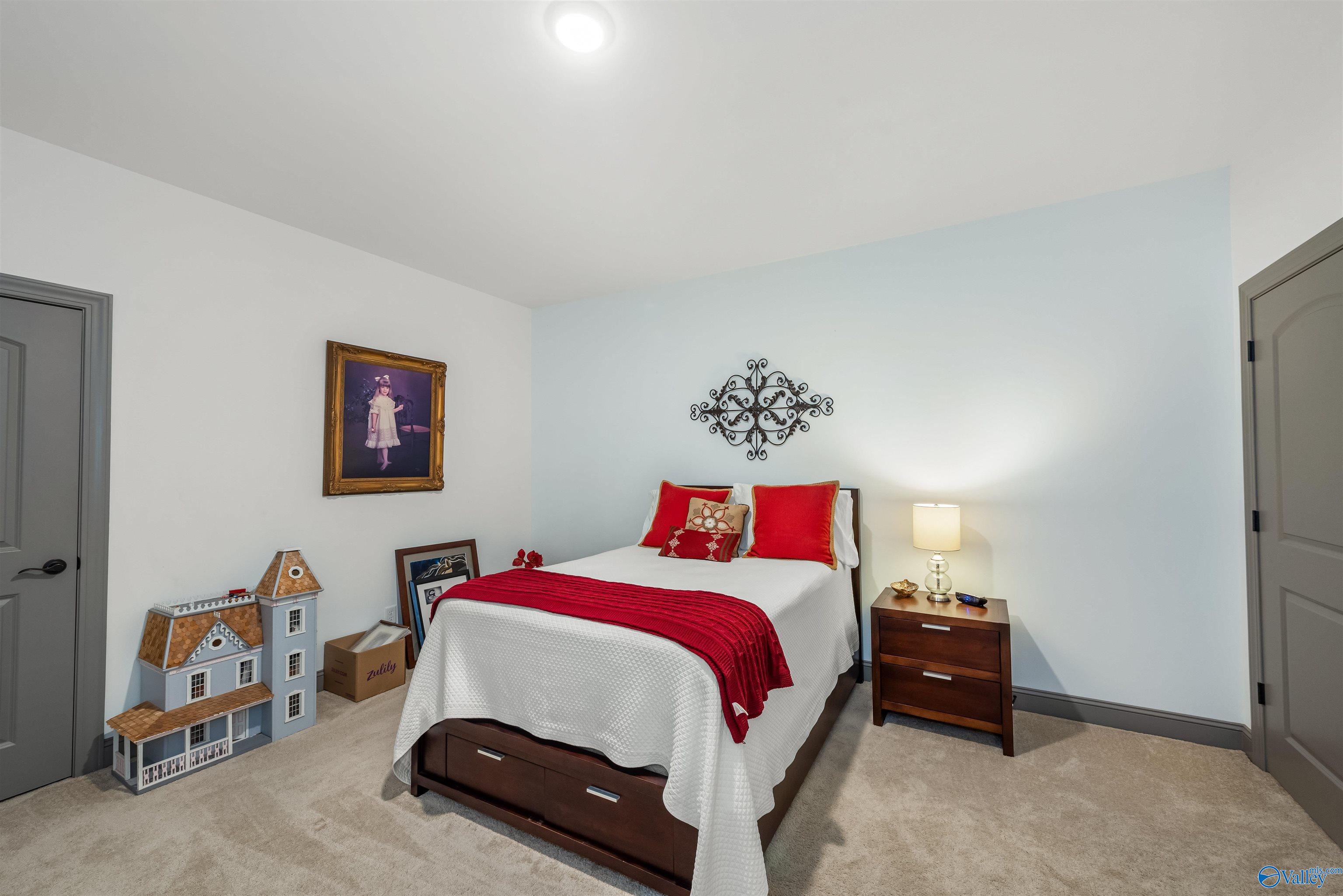 801 Lakewood Drive NW