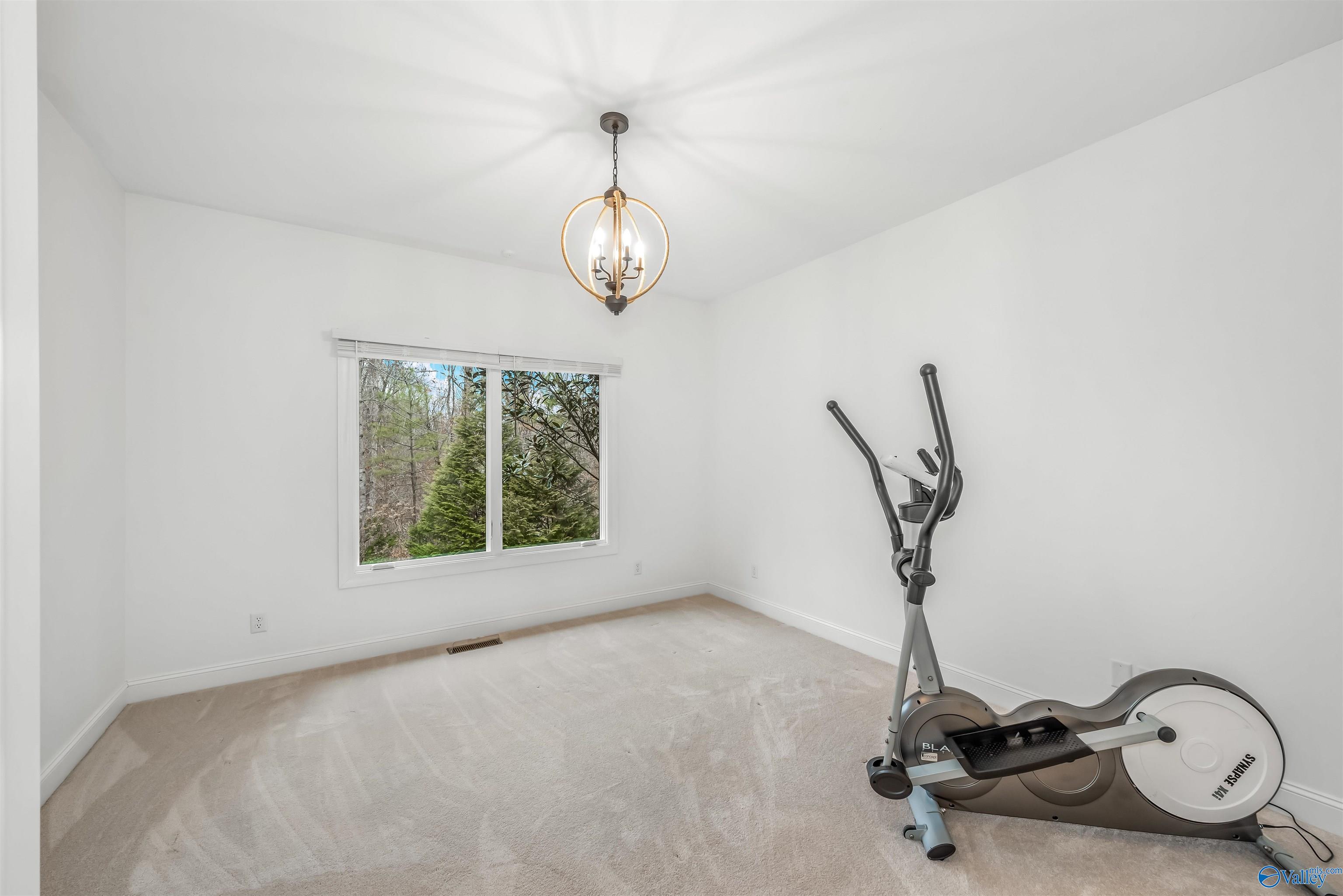 801 Lakewood Drive NW