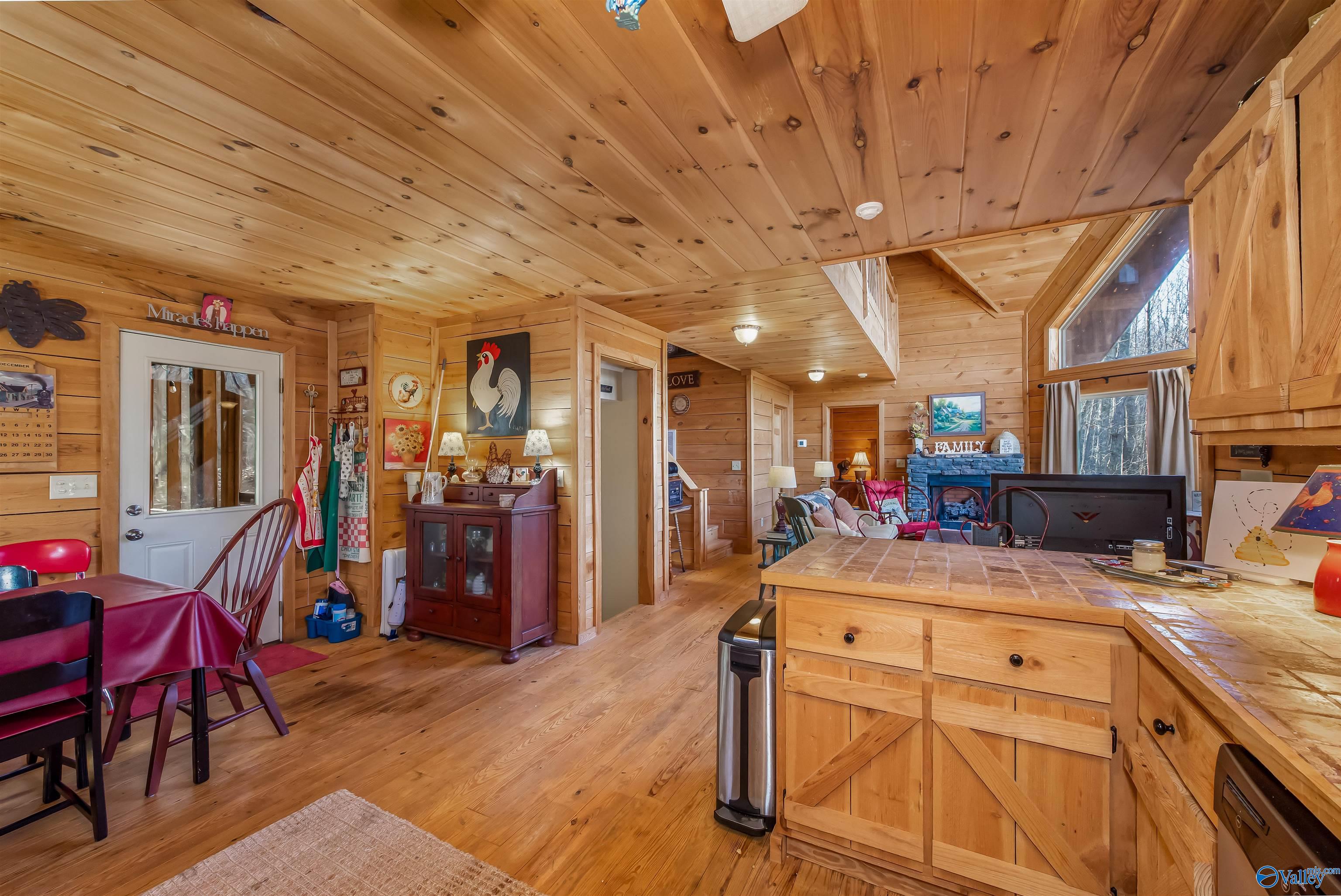 2462 County Road 166