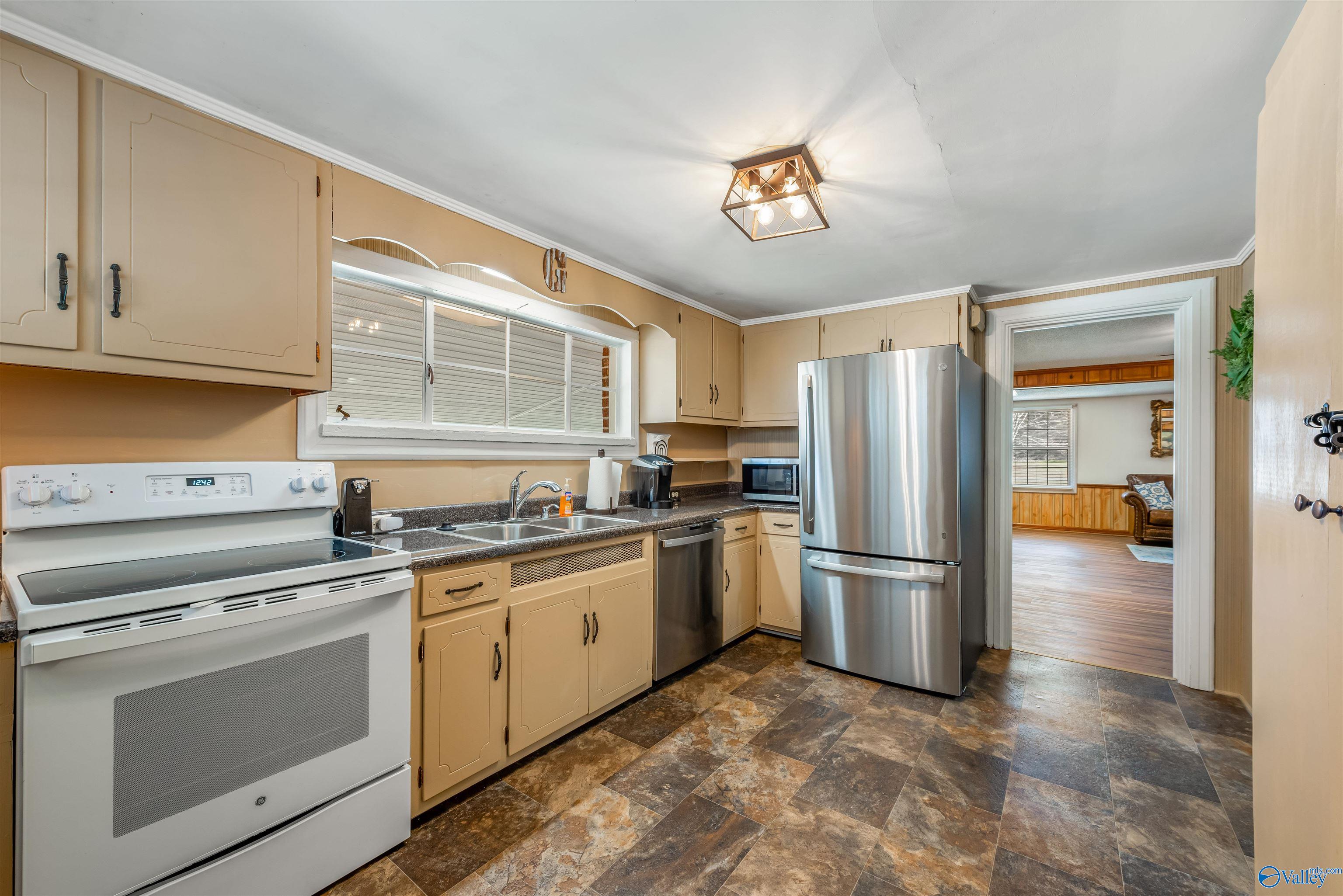 1431 County Road 835