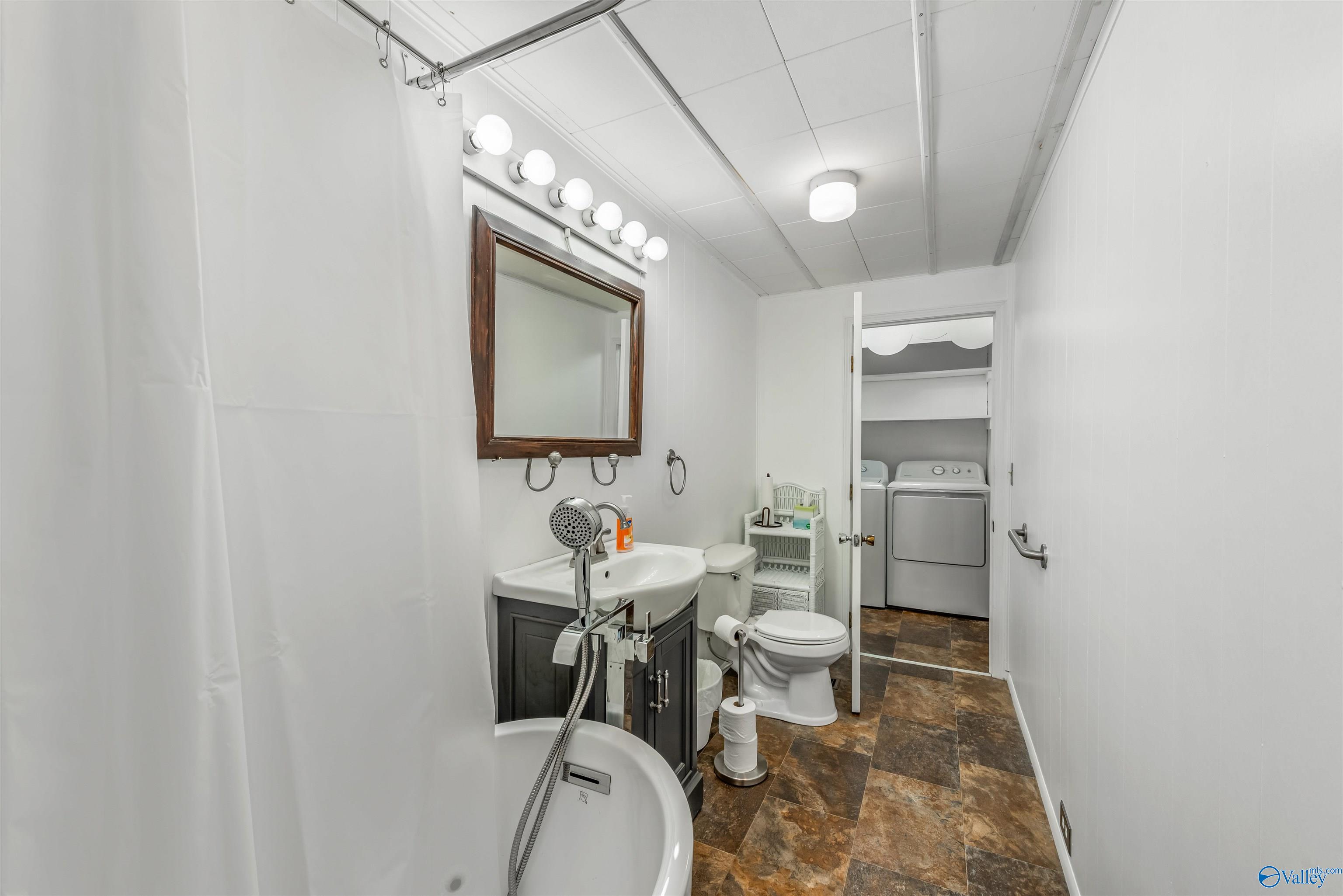 1431 County Road 835