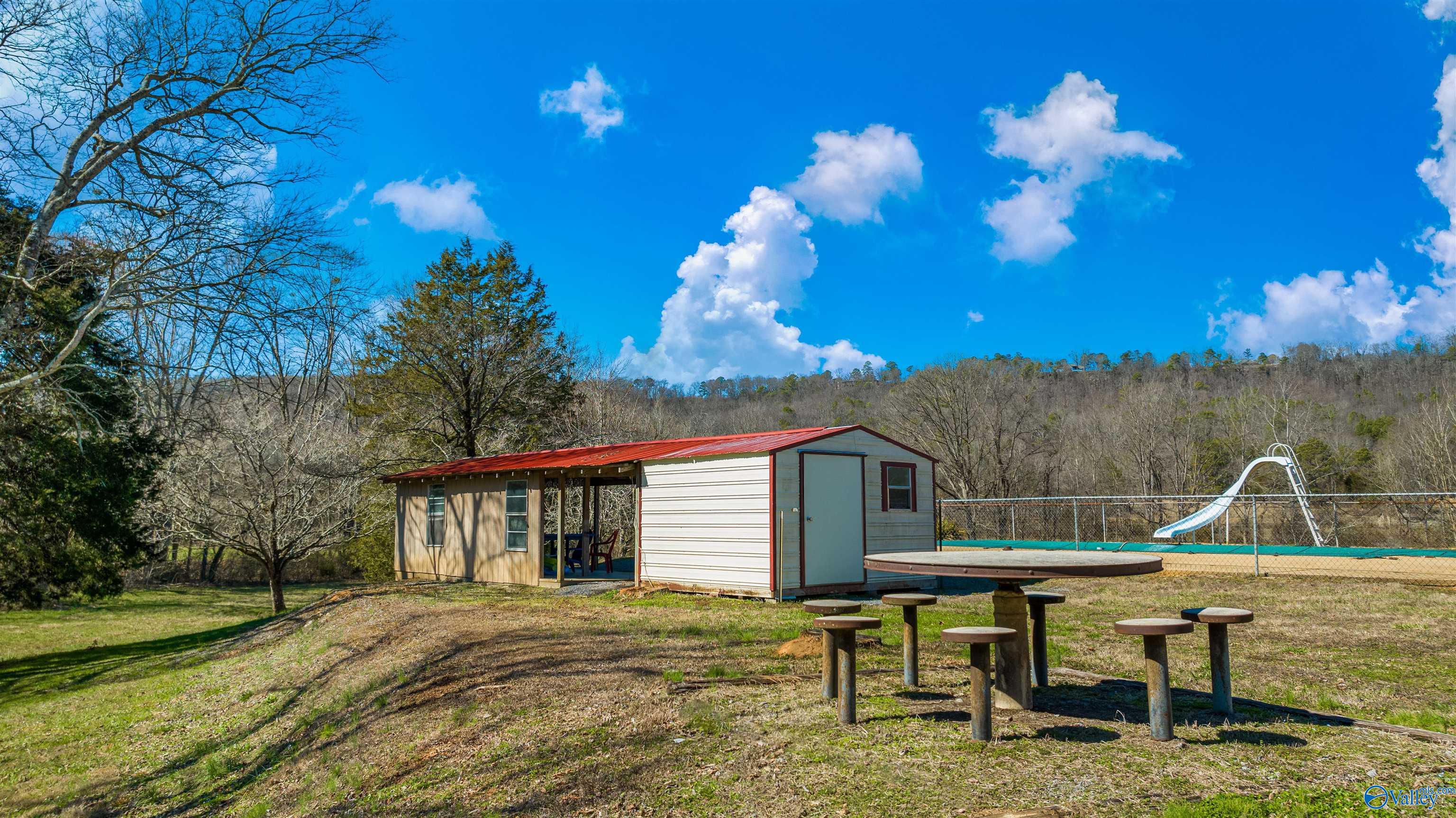 1431 County Road 835