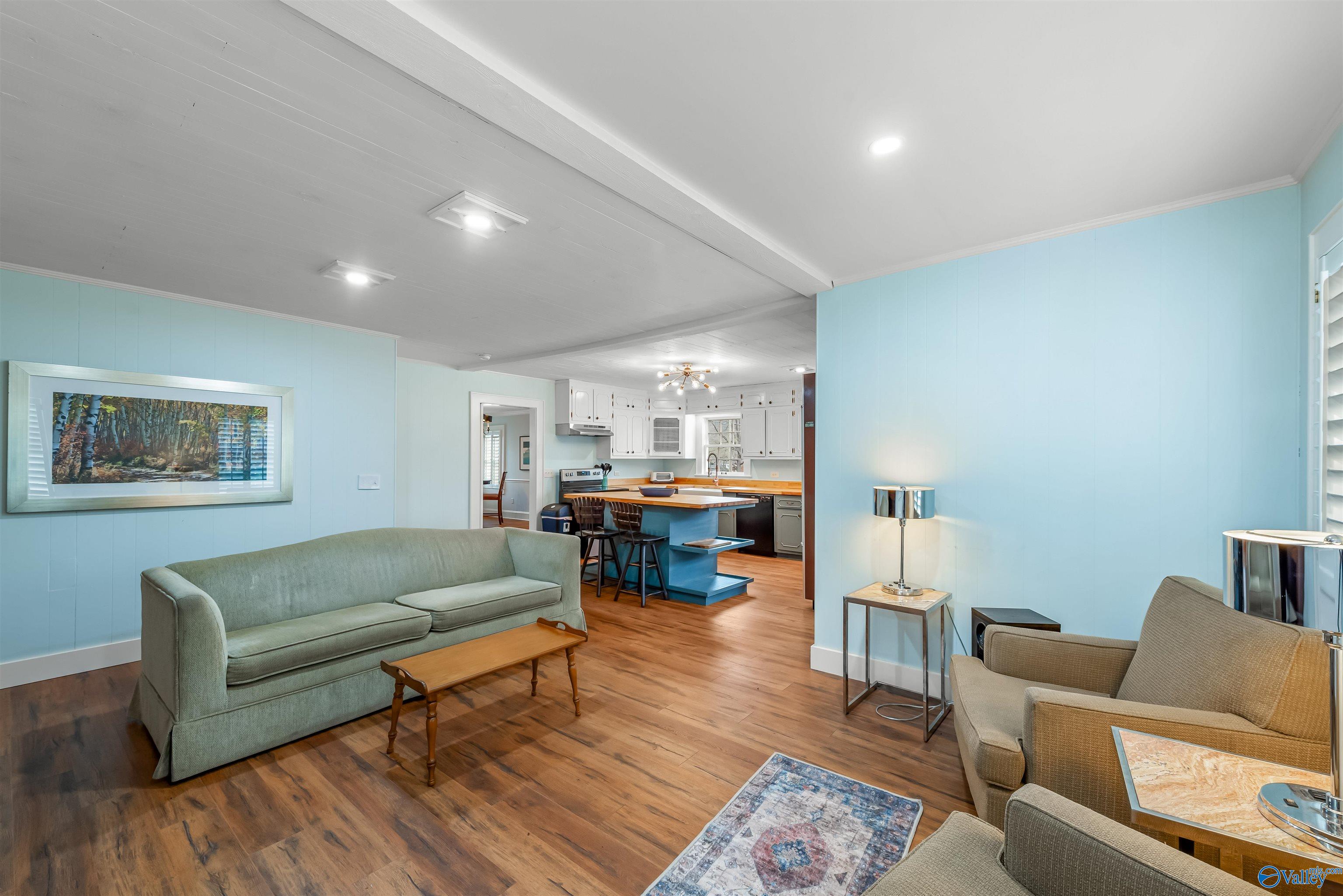 300 16th Street NW
