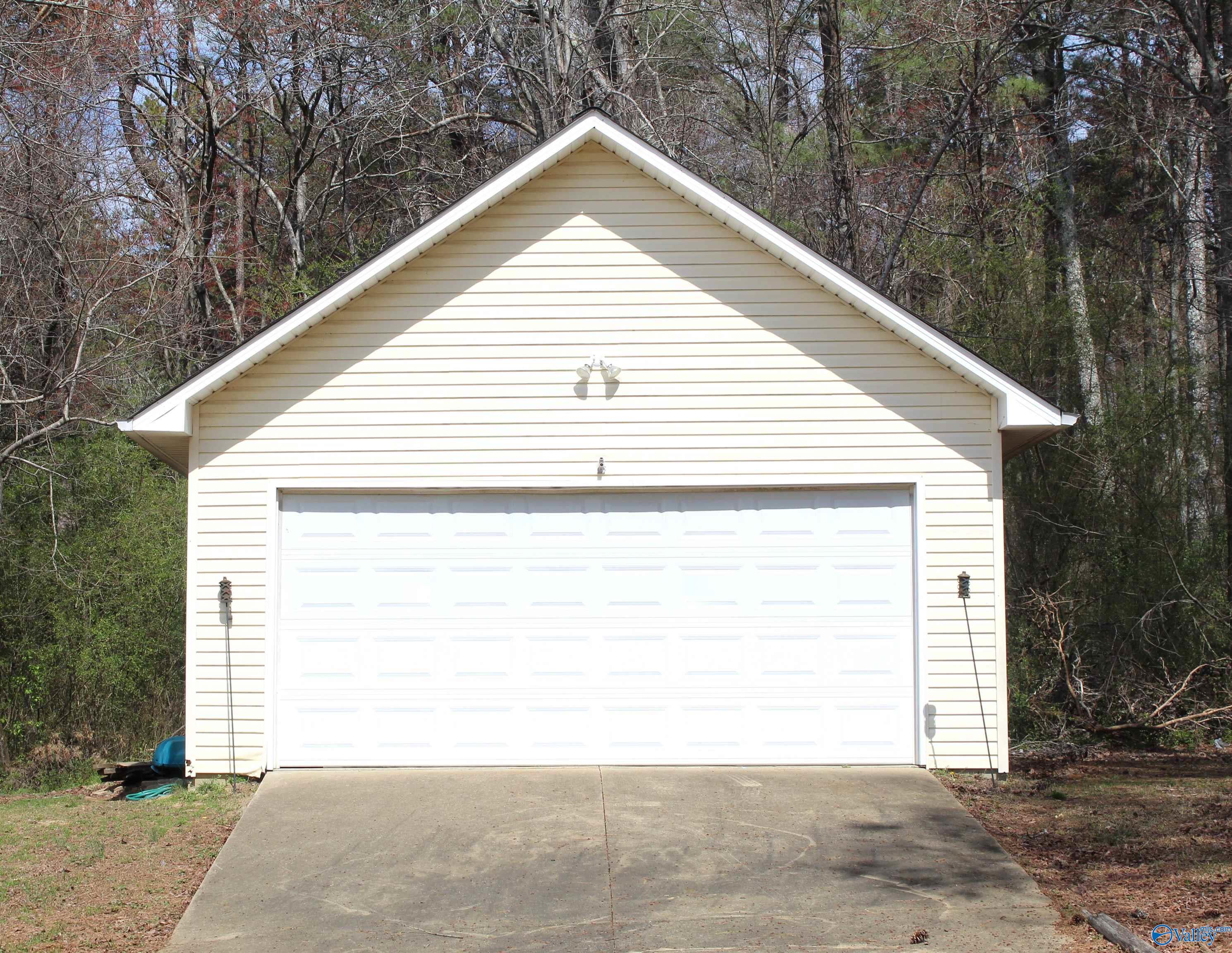 3607 Dean Road NE