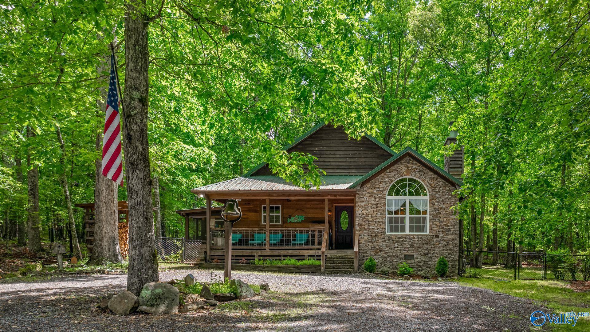 611 Cove Road