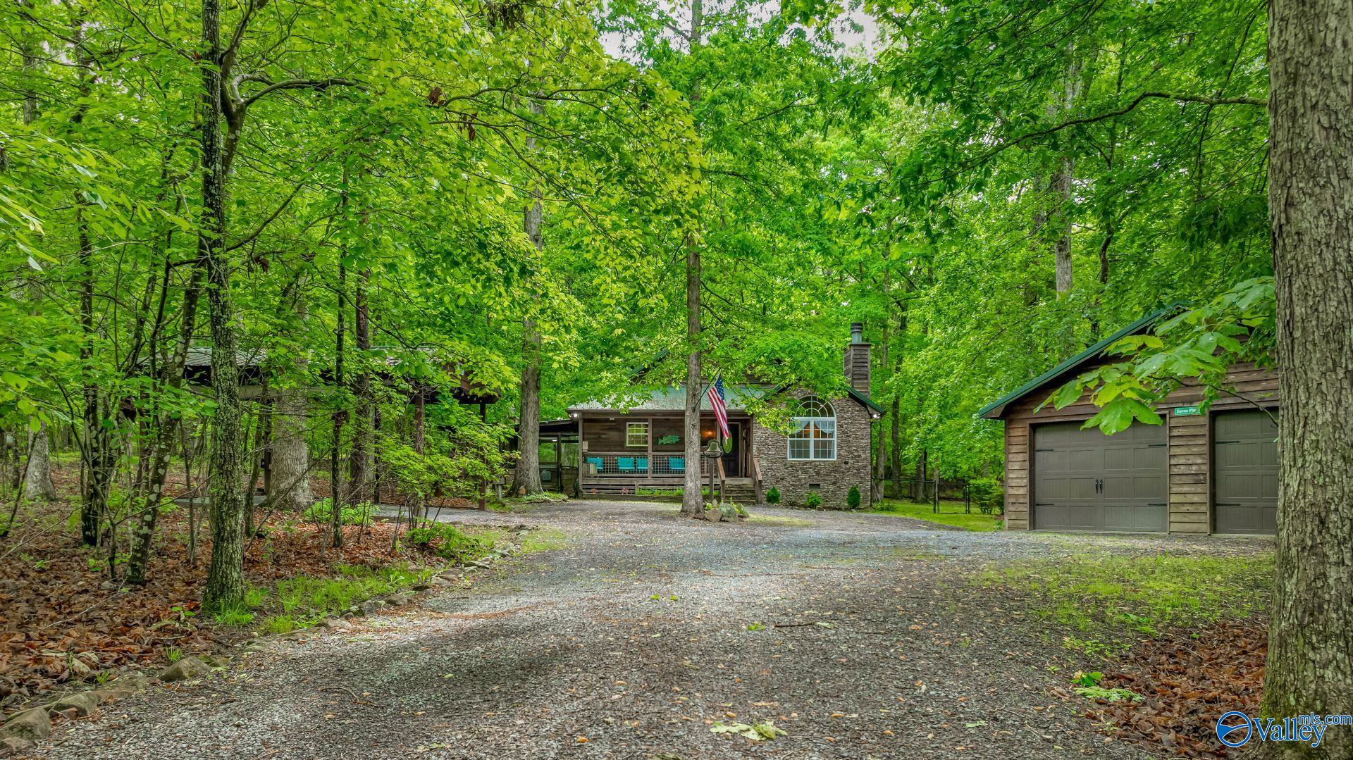 611 Cove Road