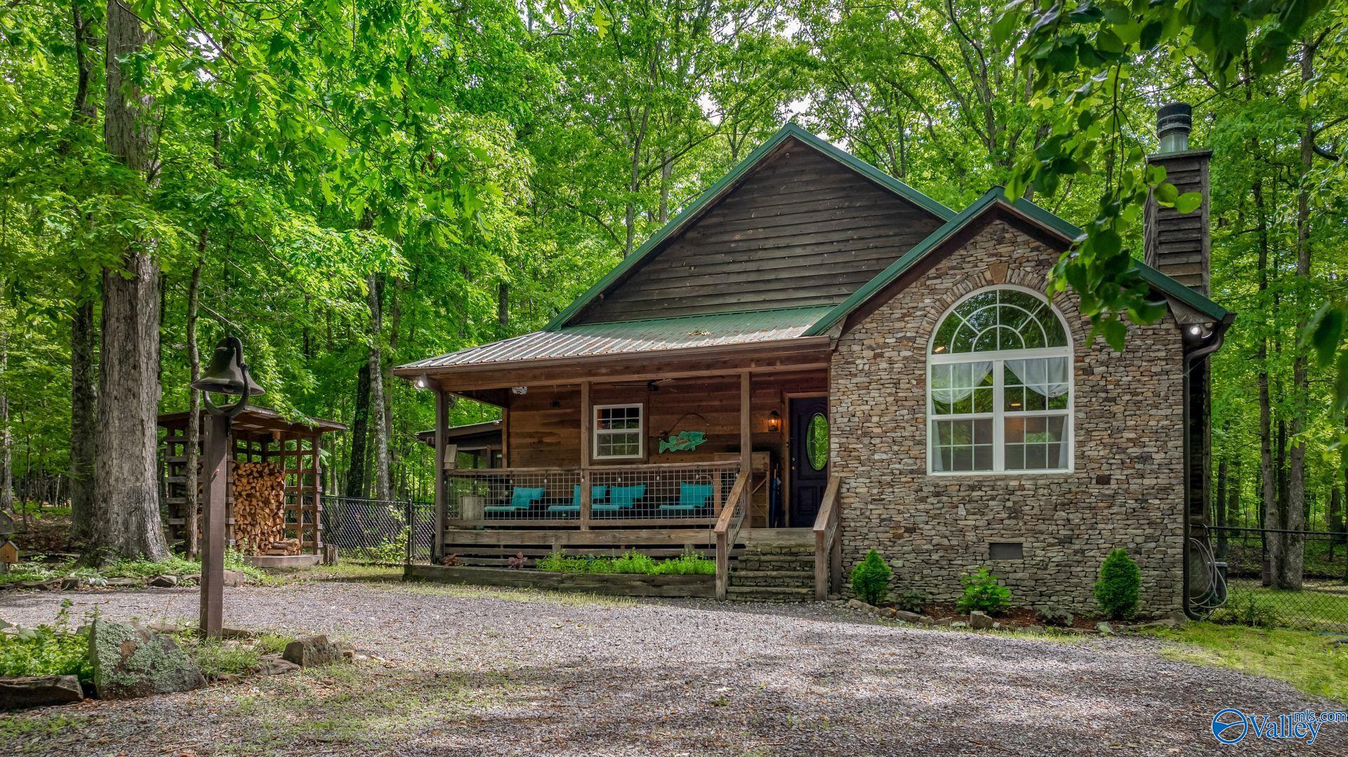 611 Cove Road