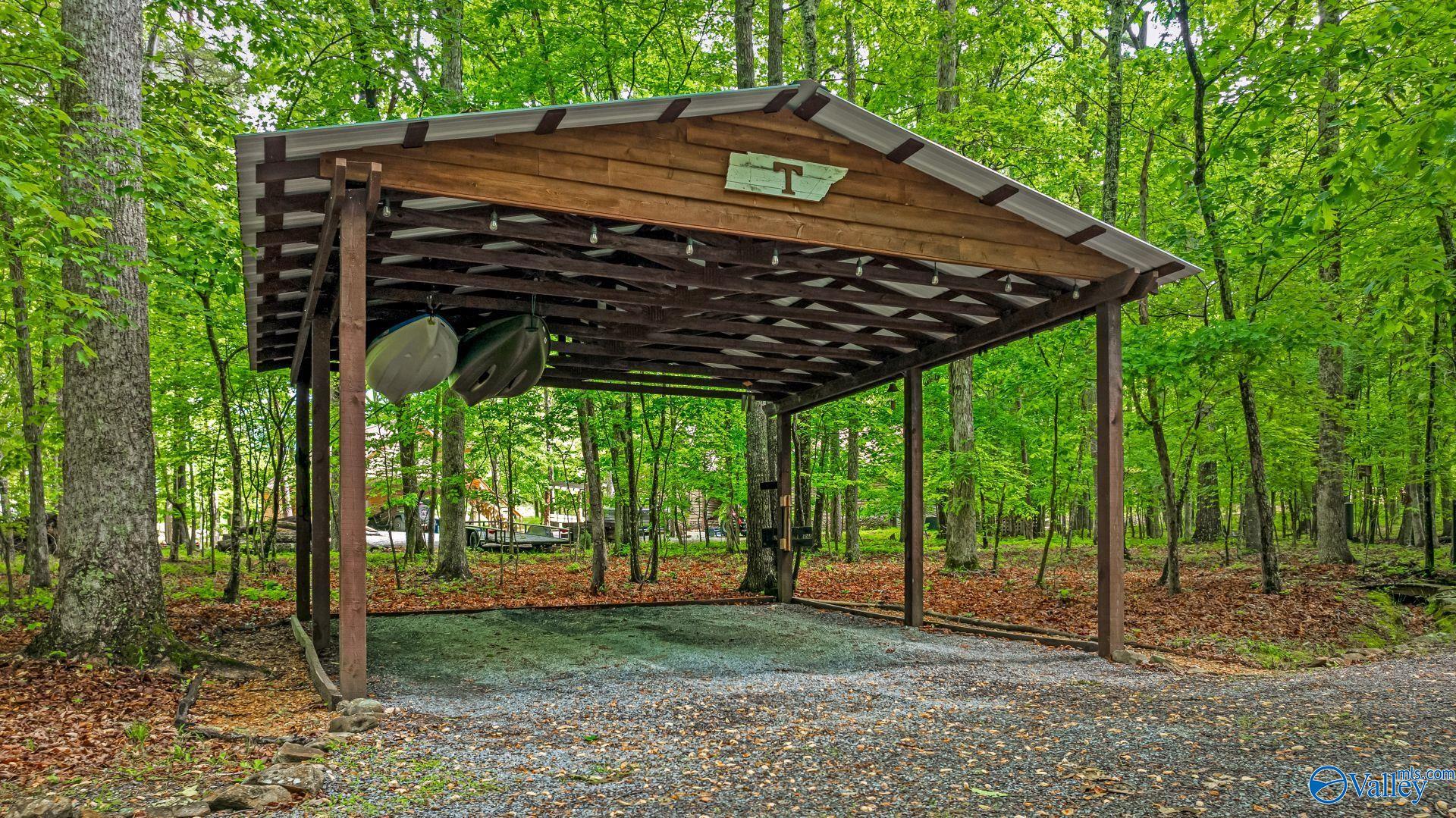 611 Cove Road
