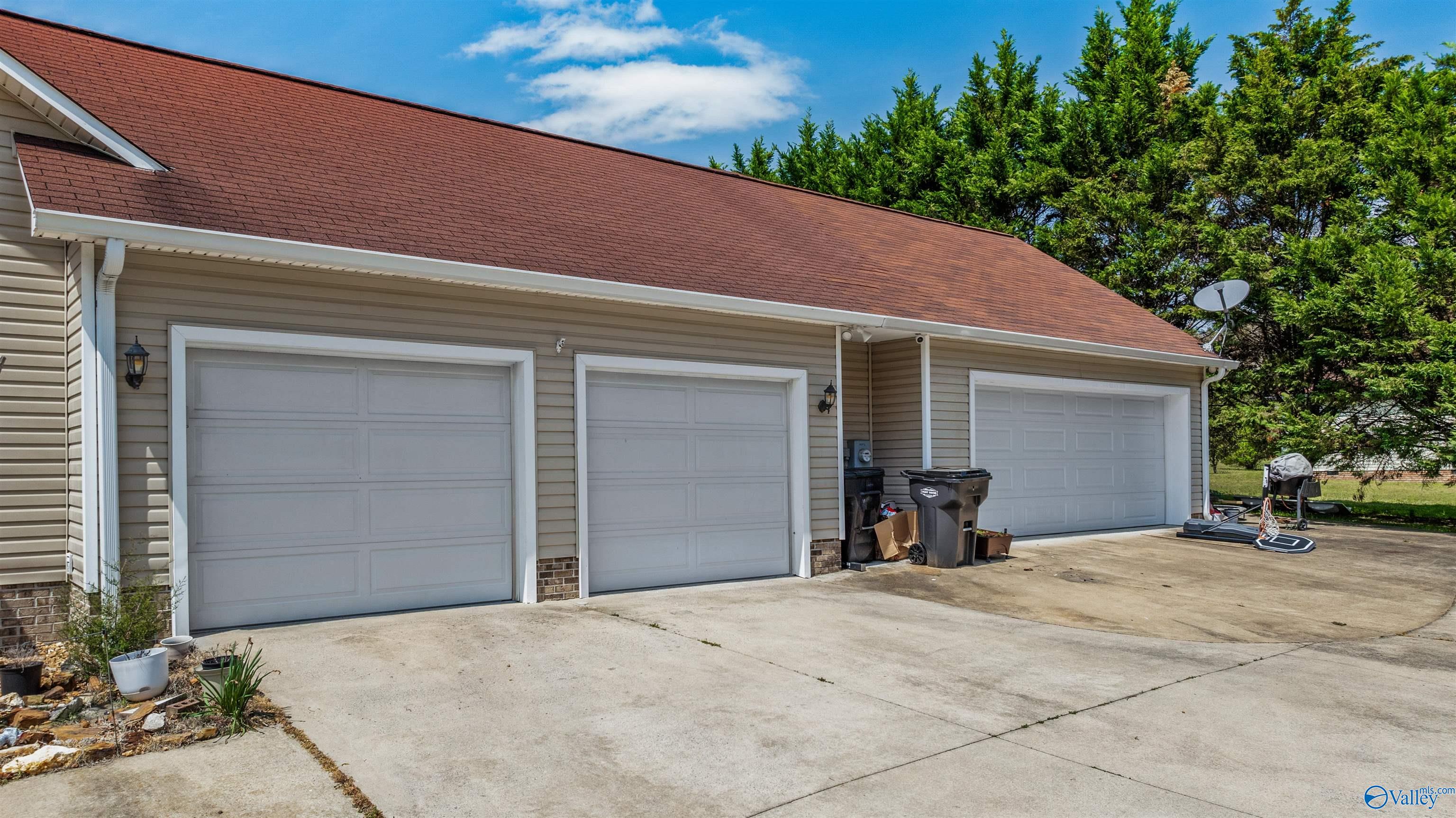 1901 Spring Drive NW