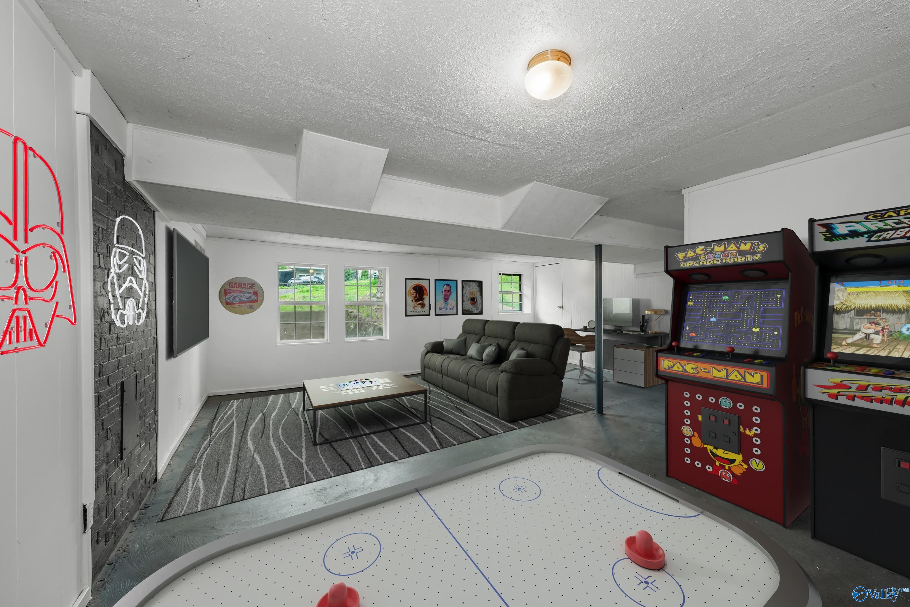 320 Horseshoe Circle SW