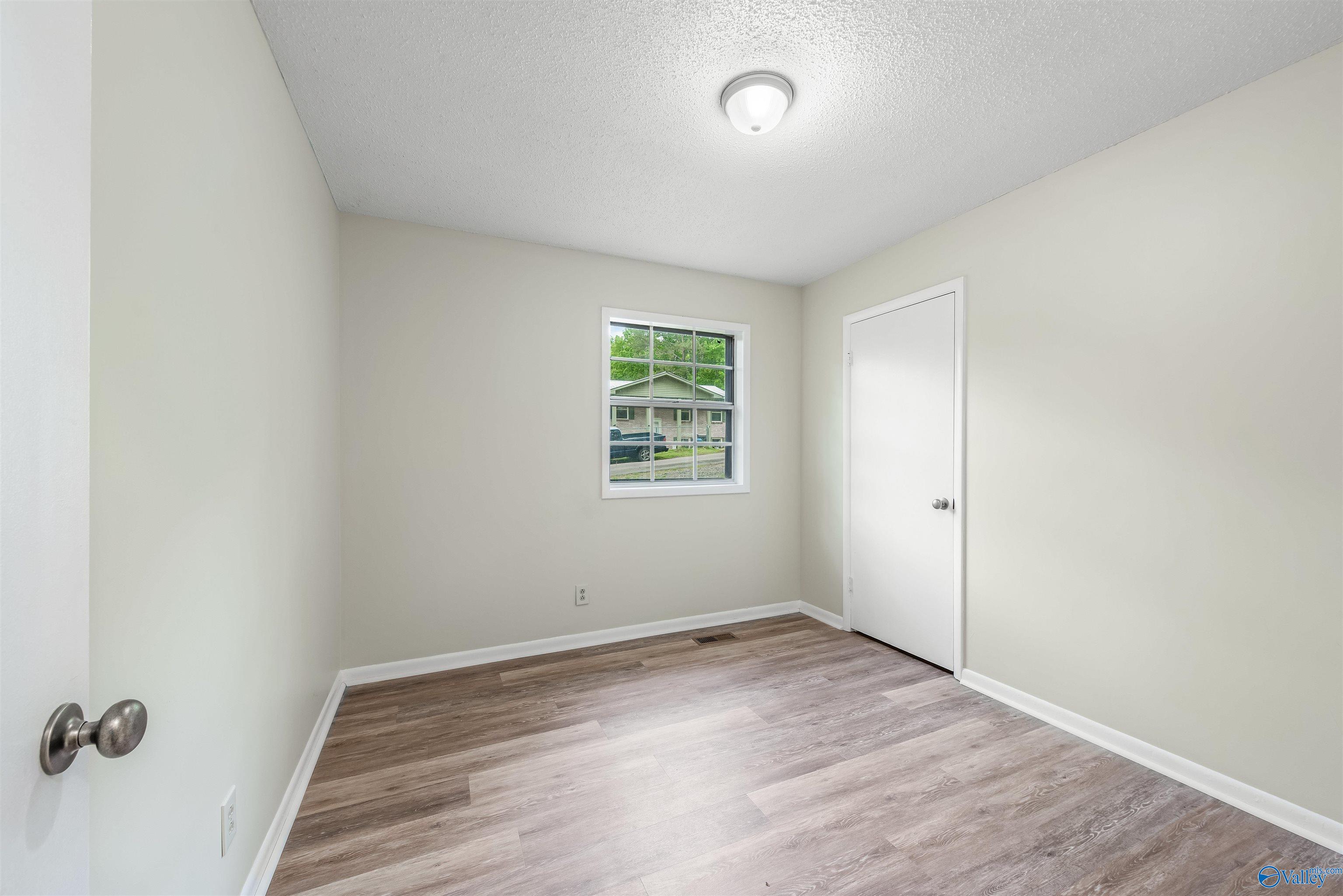 320 Horseshoe Circle SW