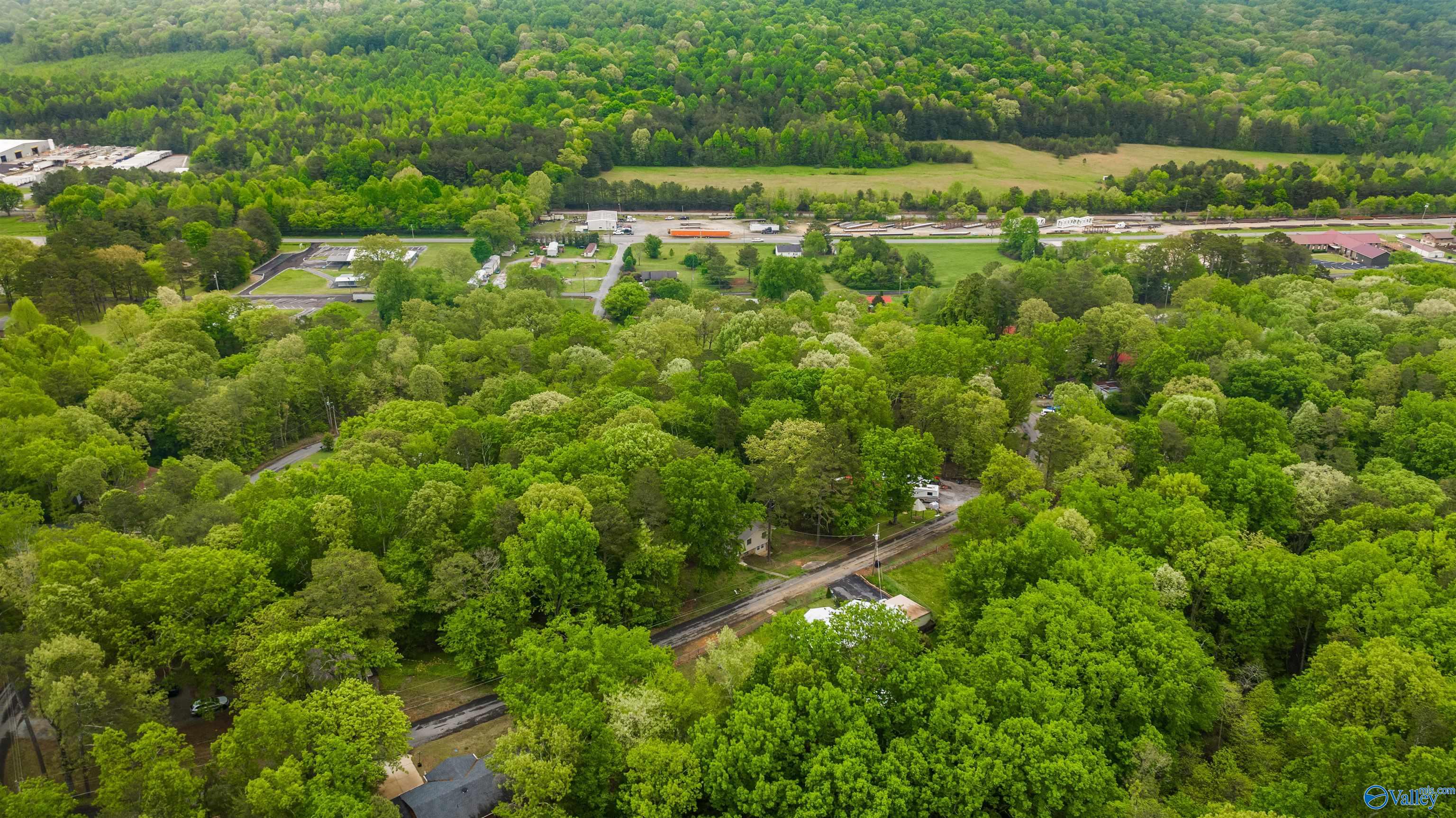320 Horseshoe Circle SW