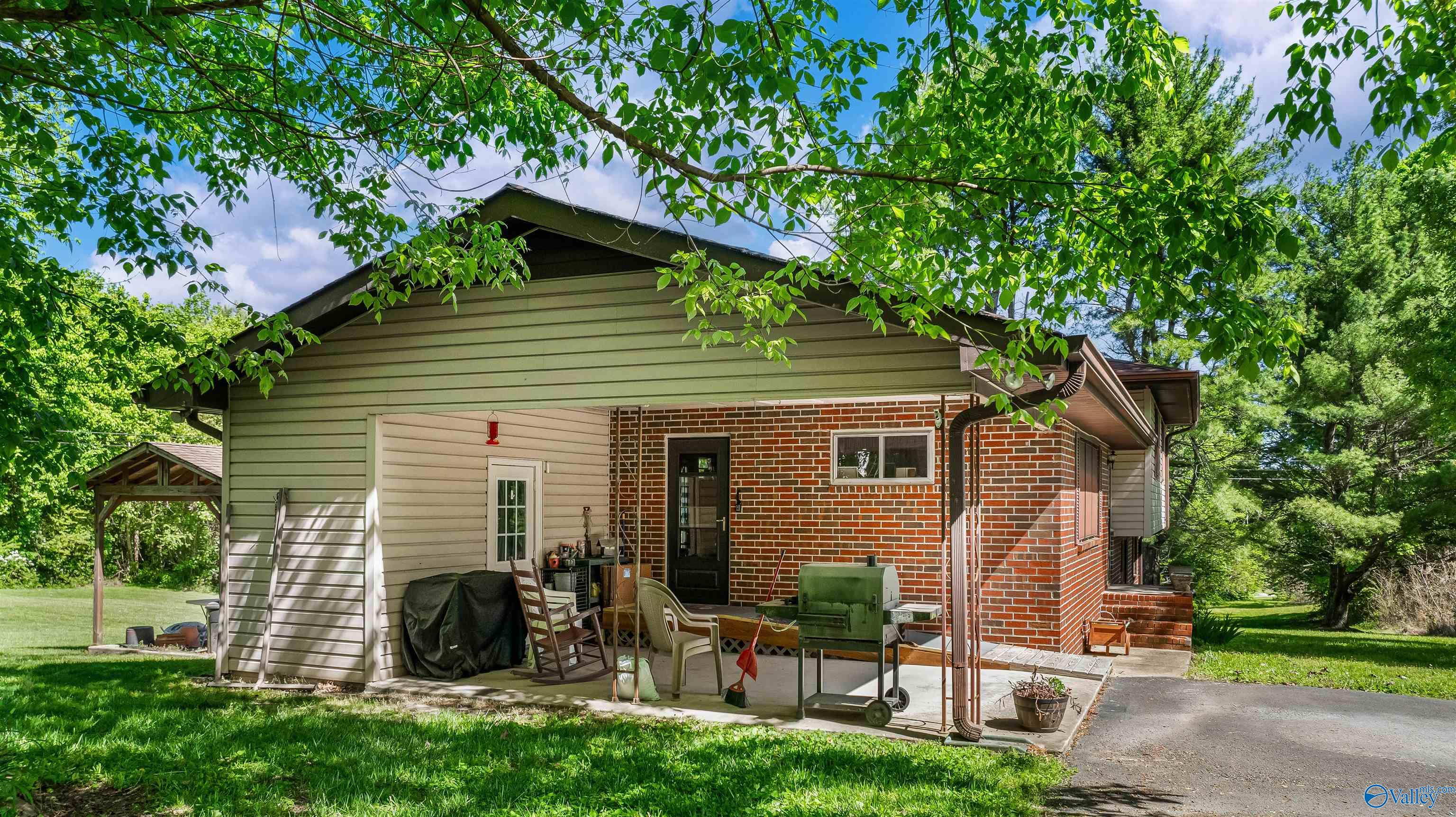 604 Murdock Road NE