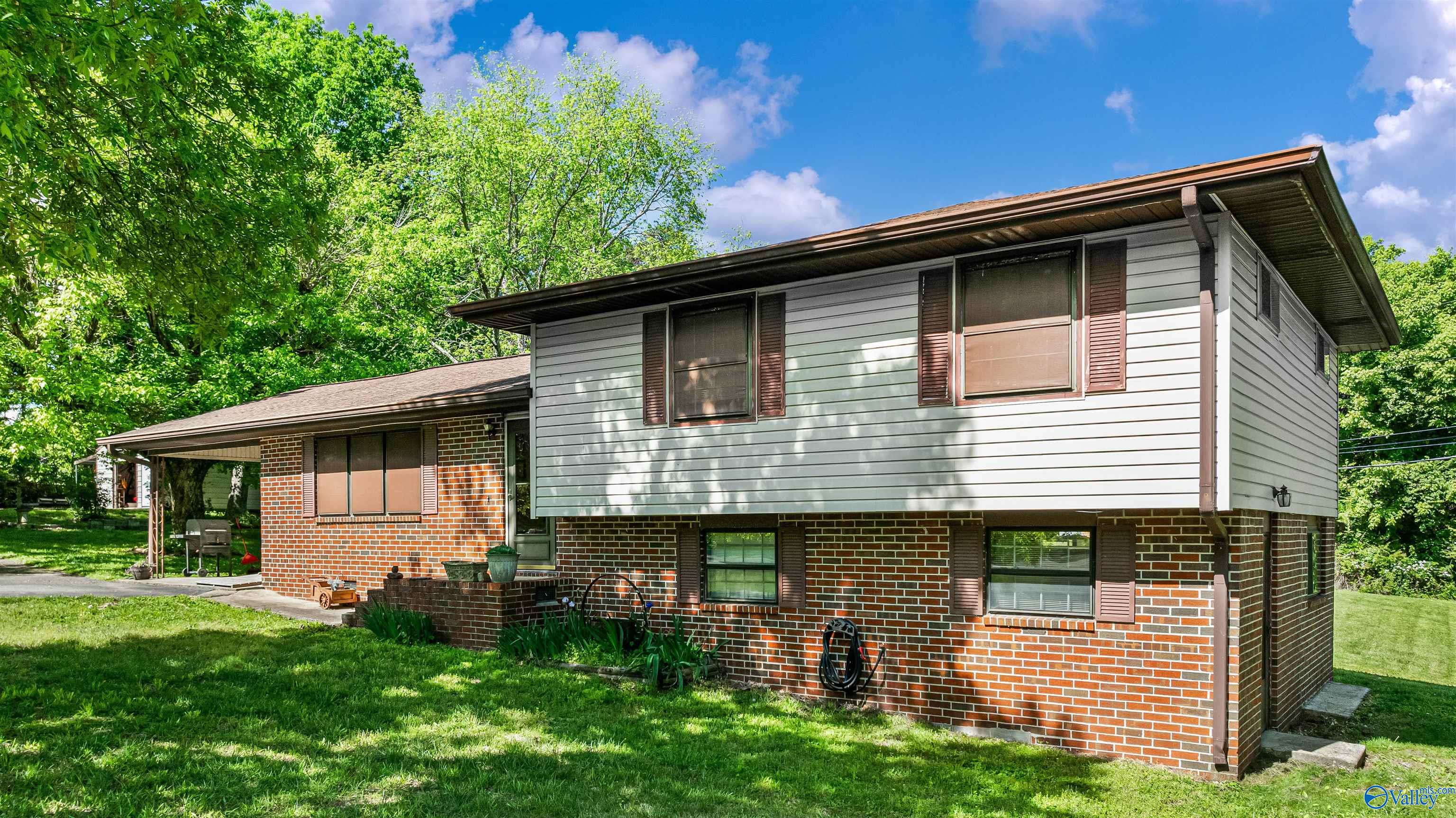 604 Murdock Road NE