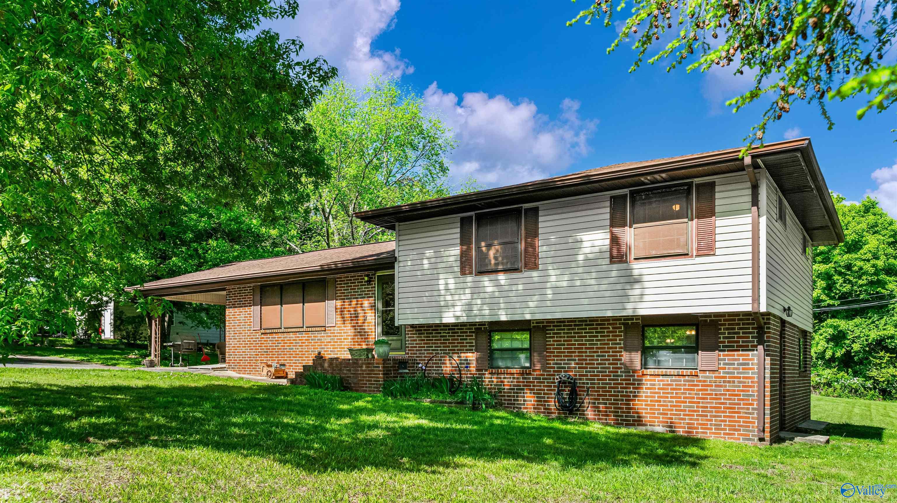 604 Murdock Road NE