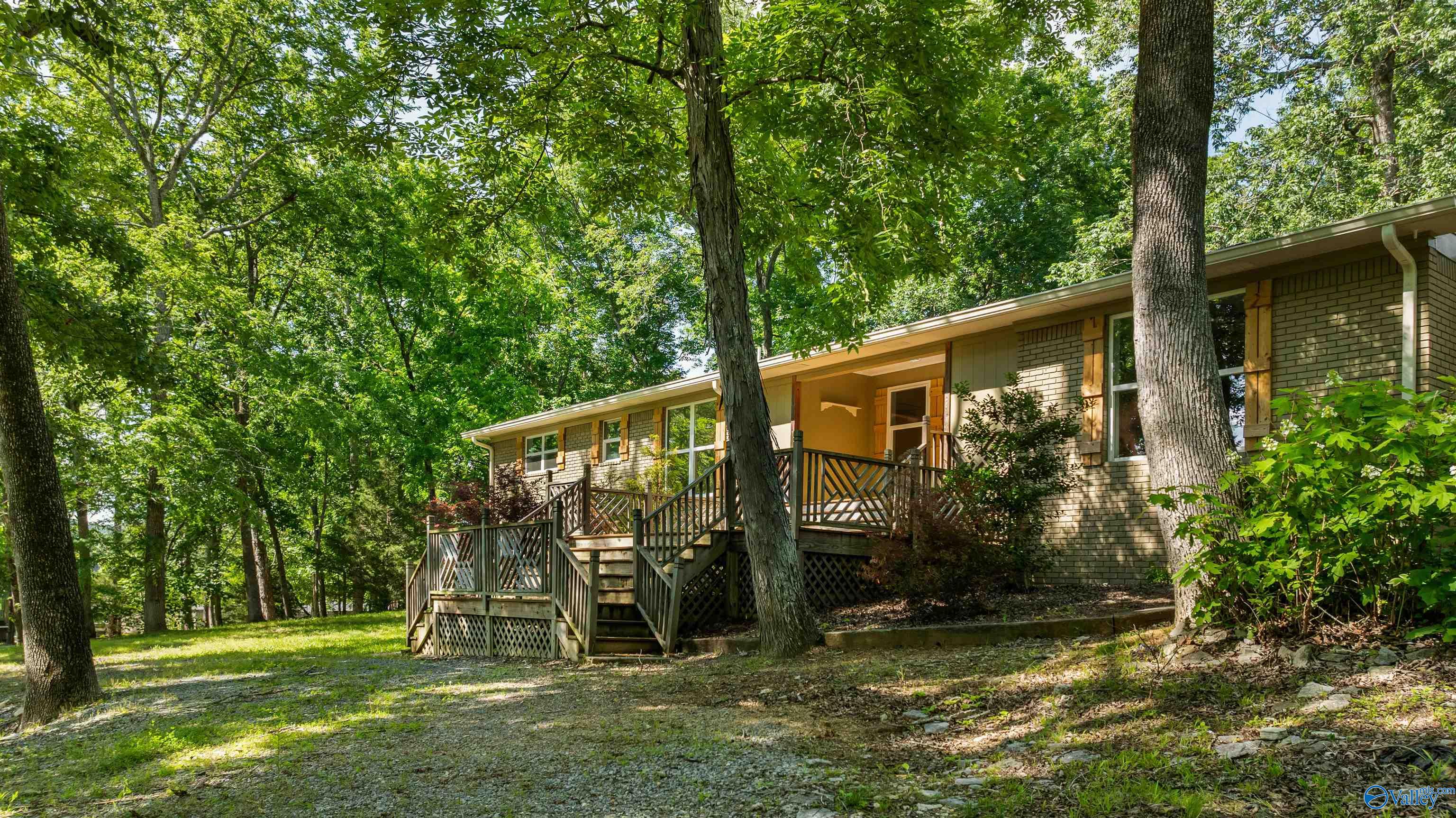 101 Dogwood Circle NW