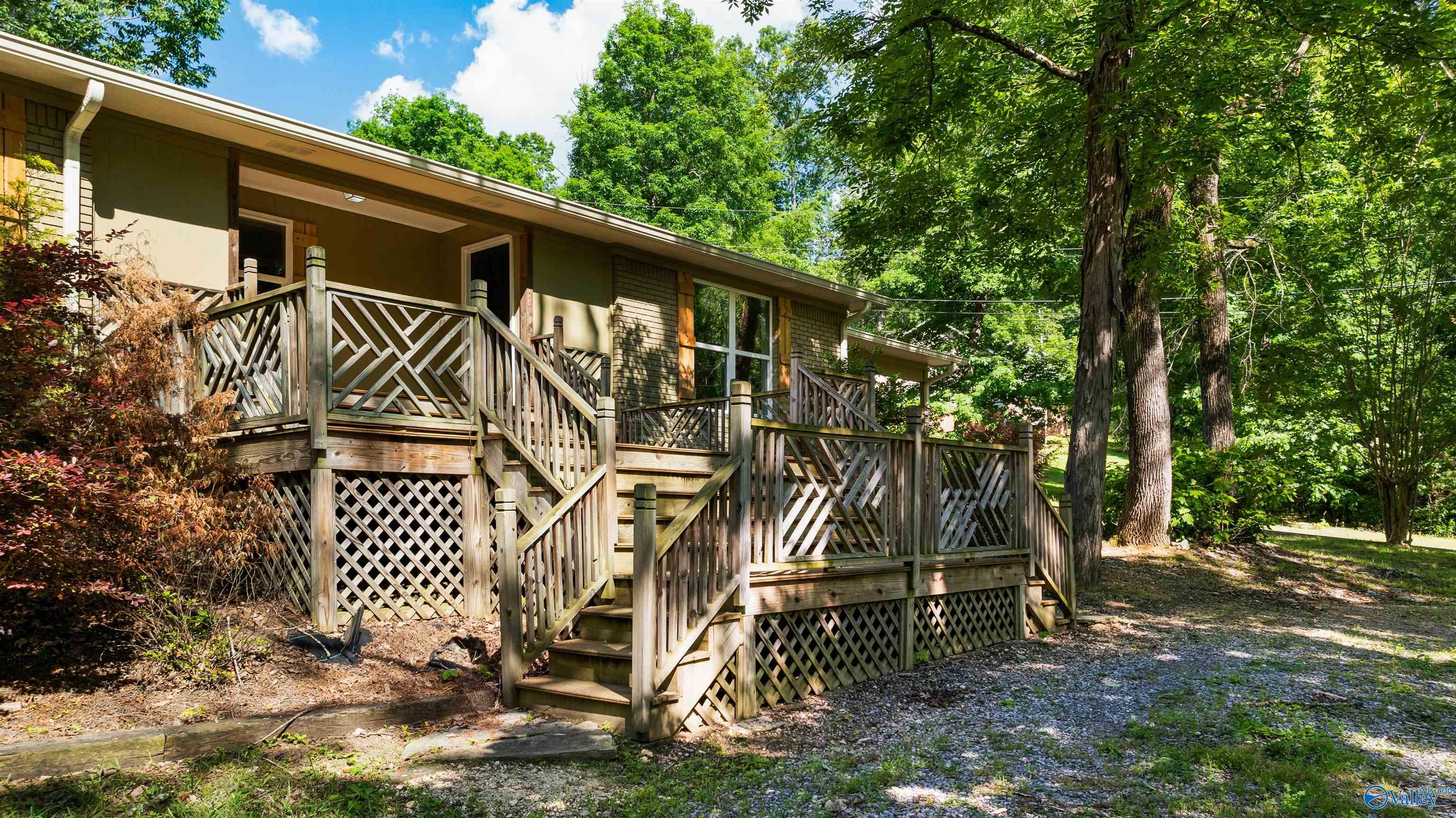 101 Dogwood Circle NW