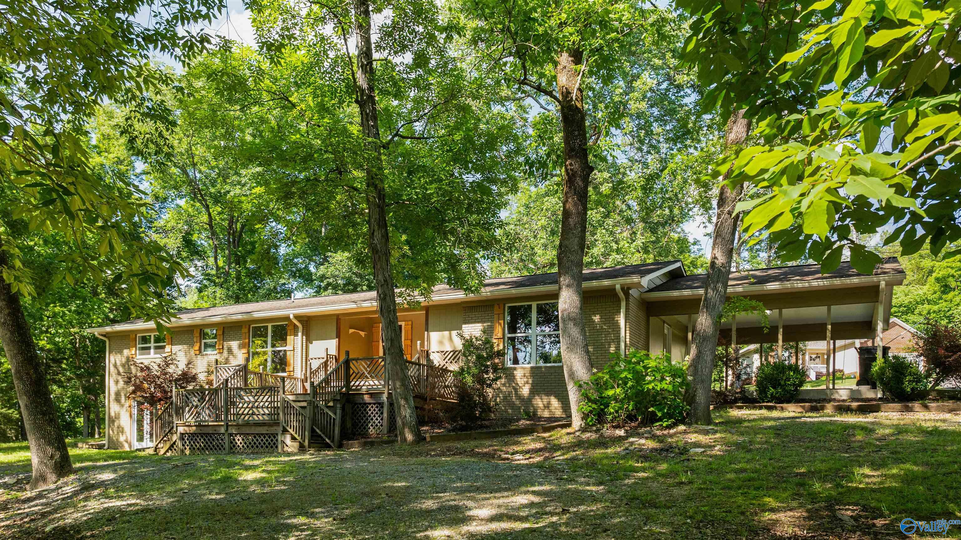 101 Dogwood Circle NW