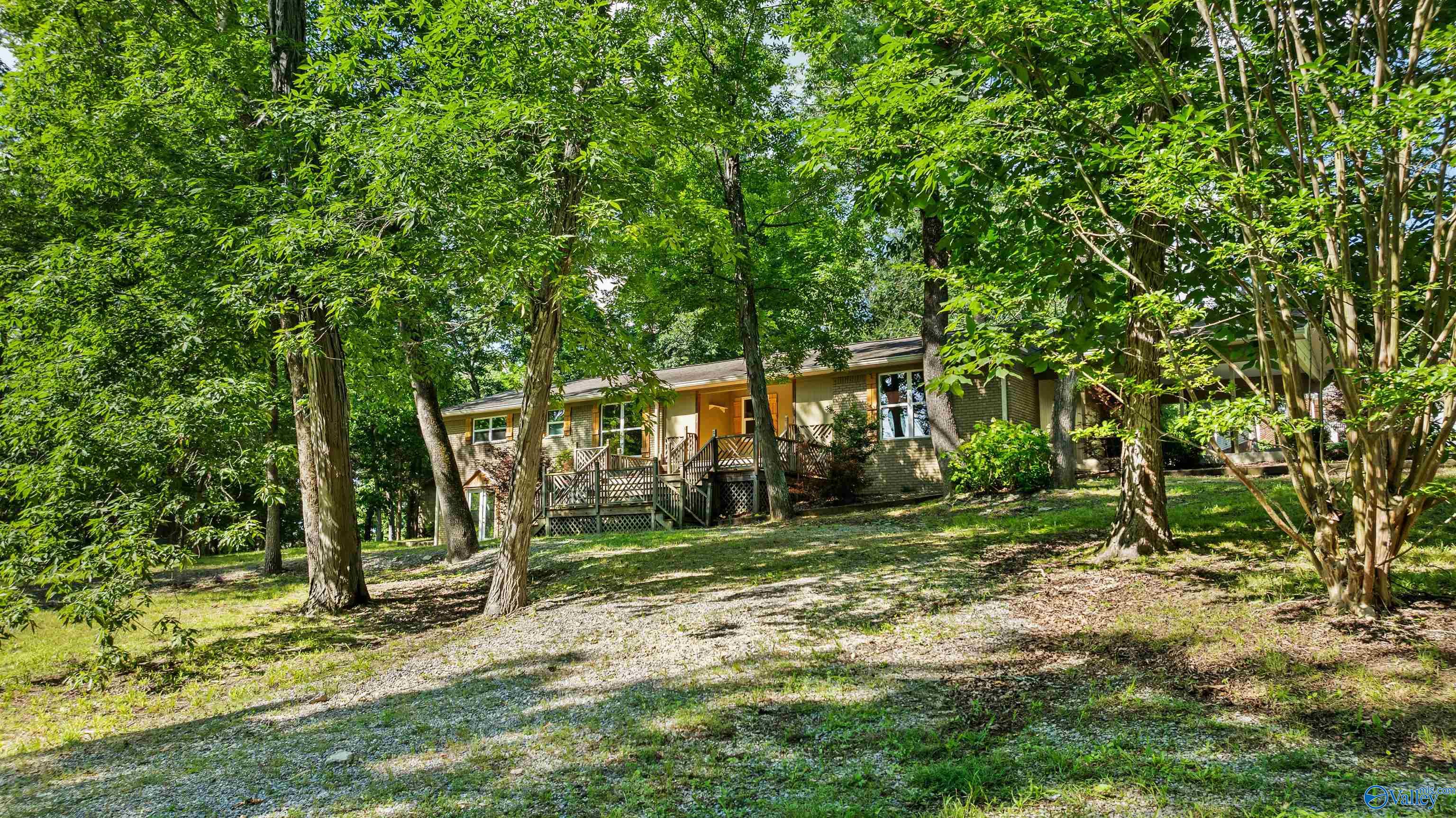 101 Dogwood Circle NW
