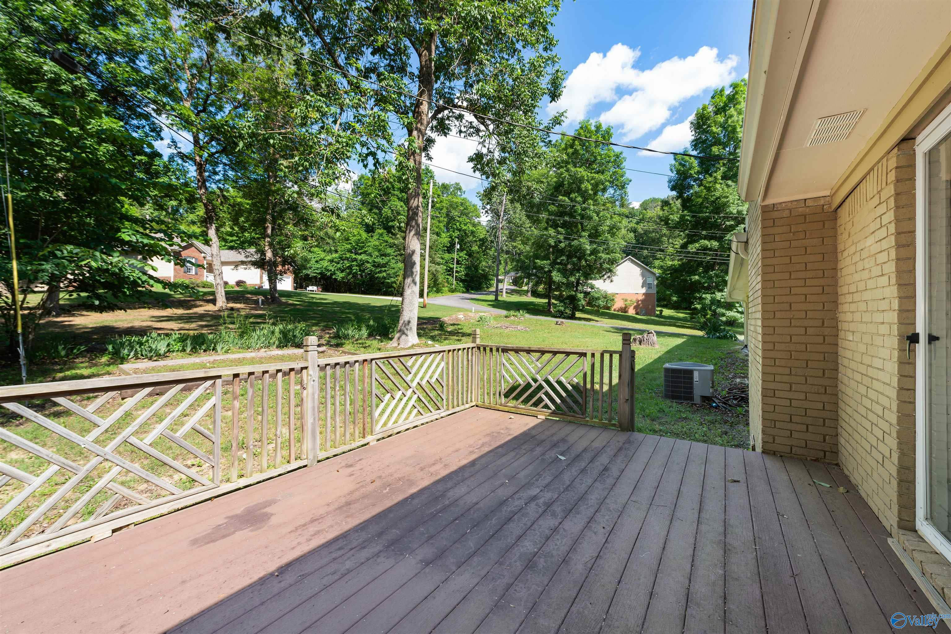 101 Dogwood Circle NW
