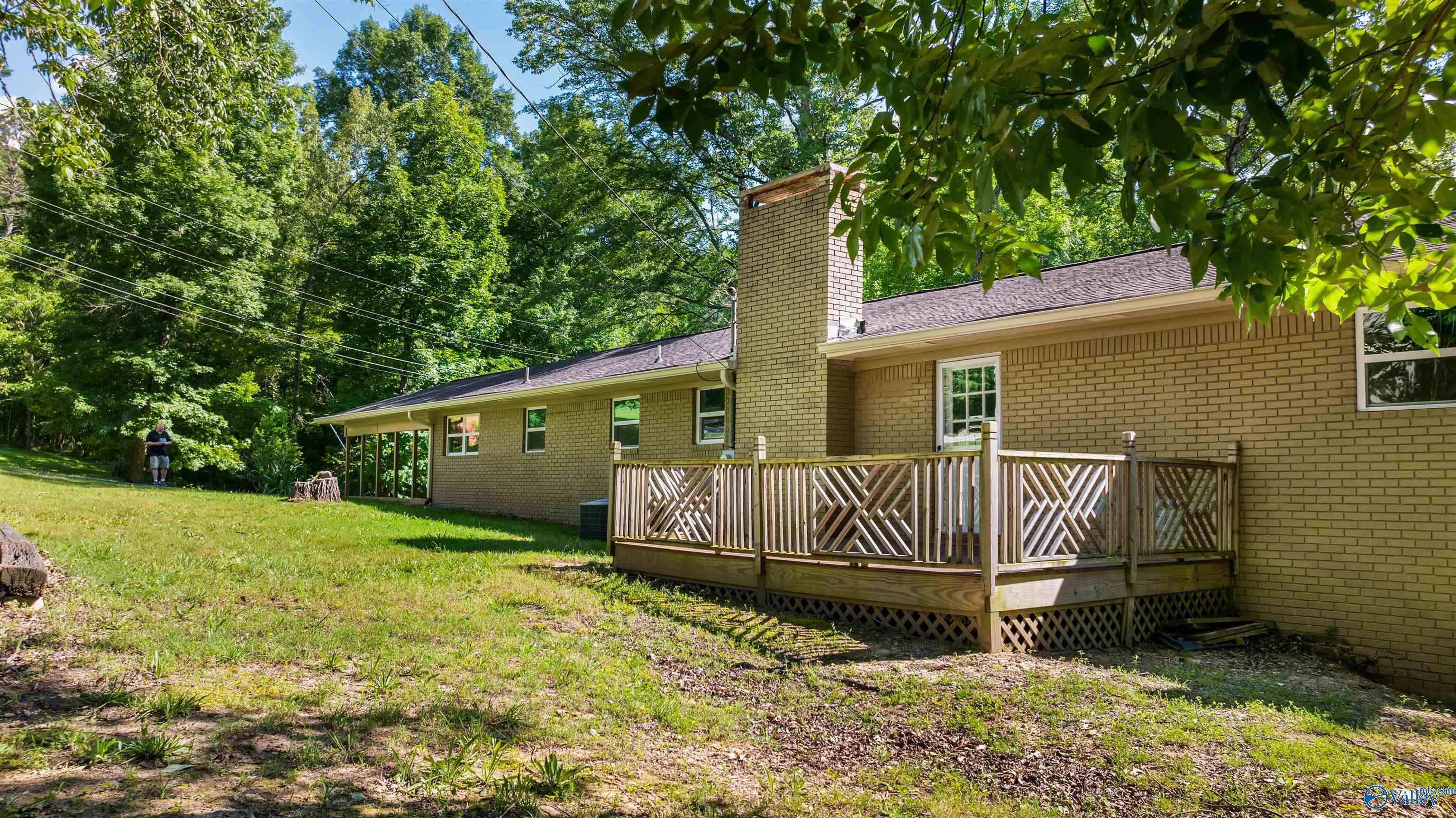 101 Dogwood Circle NW