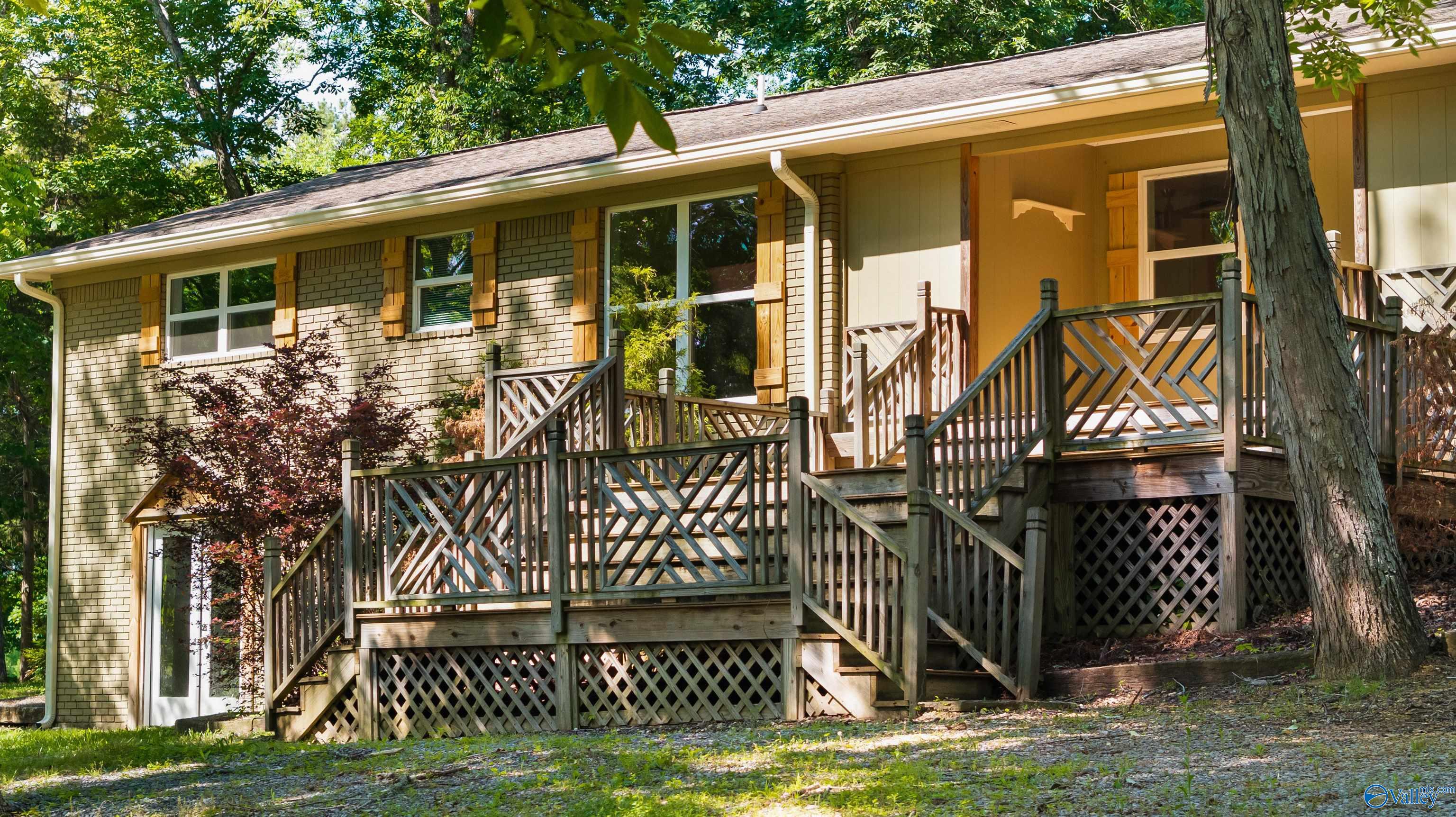 101 Dogwood Circle NW