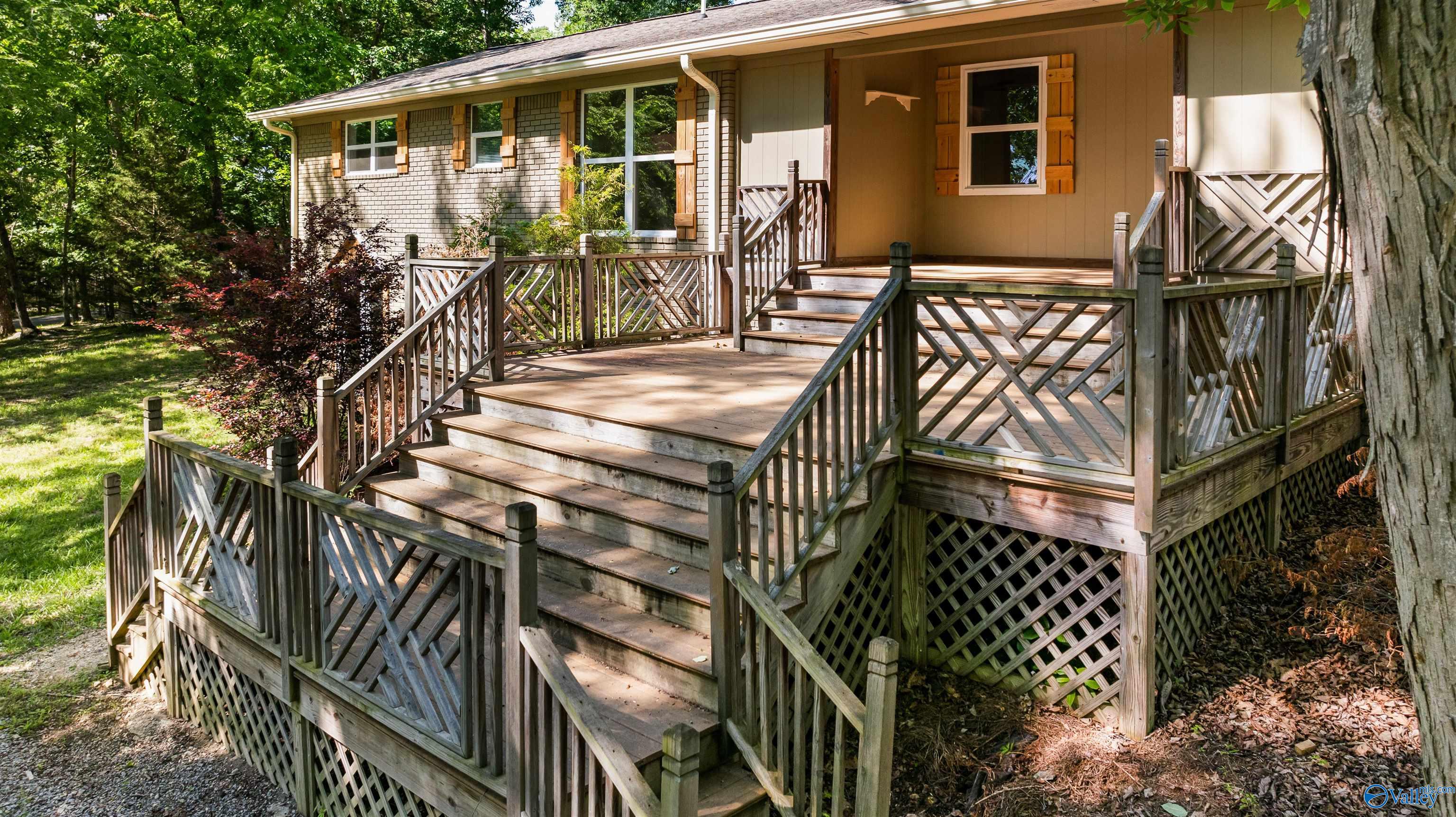 101 Dogwood Circle NW