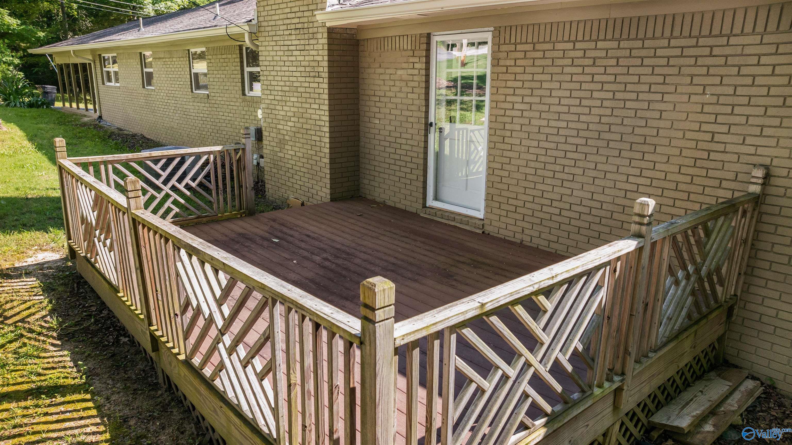 101 Dogwood Circle NW