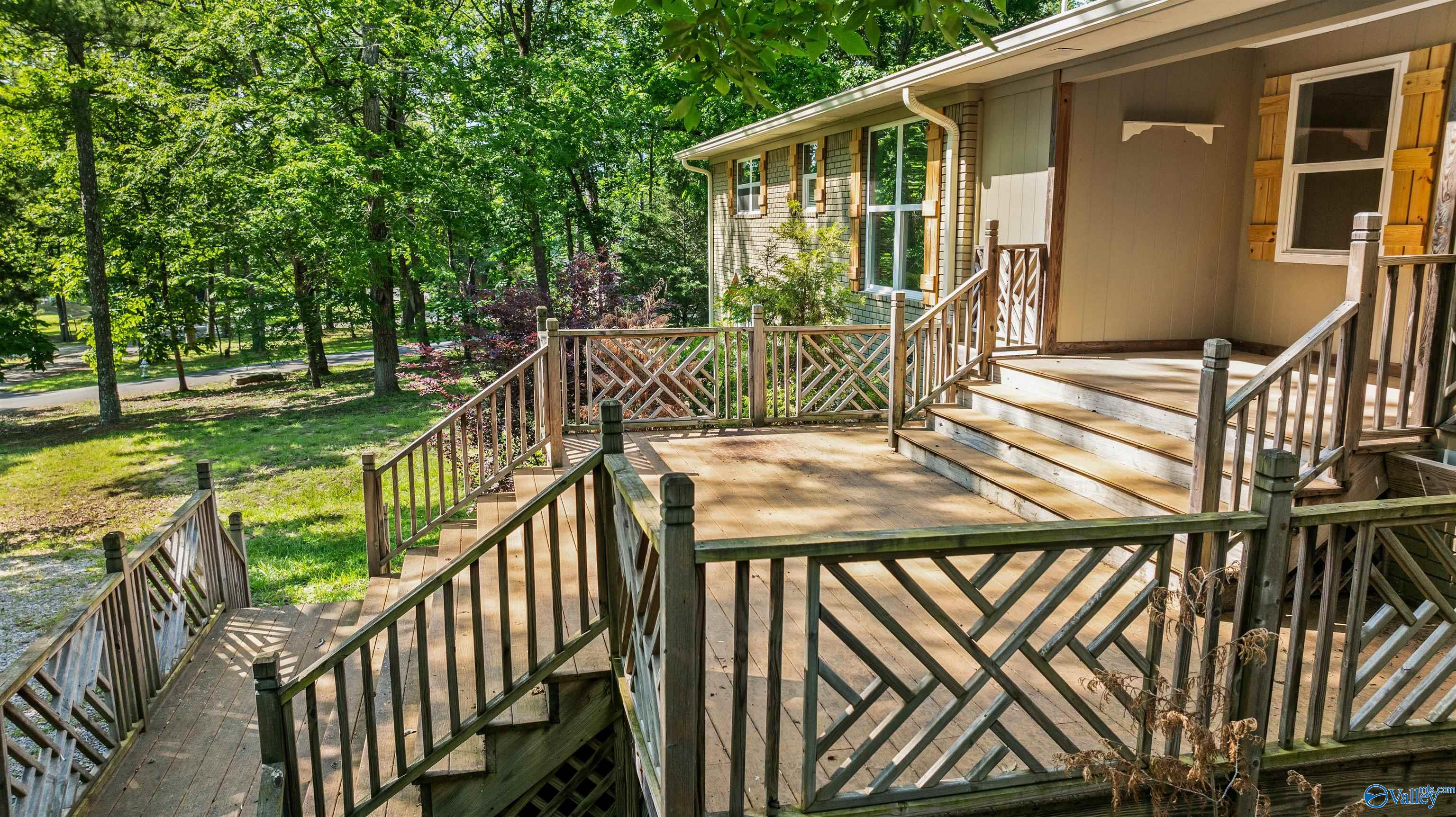 101 Dogwood Circle NW