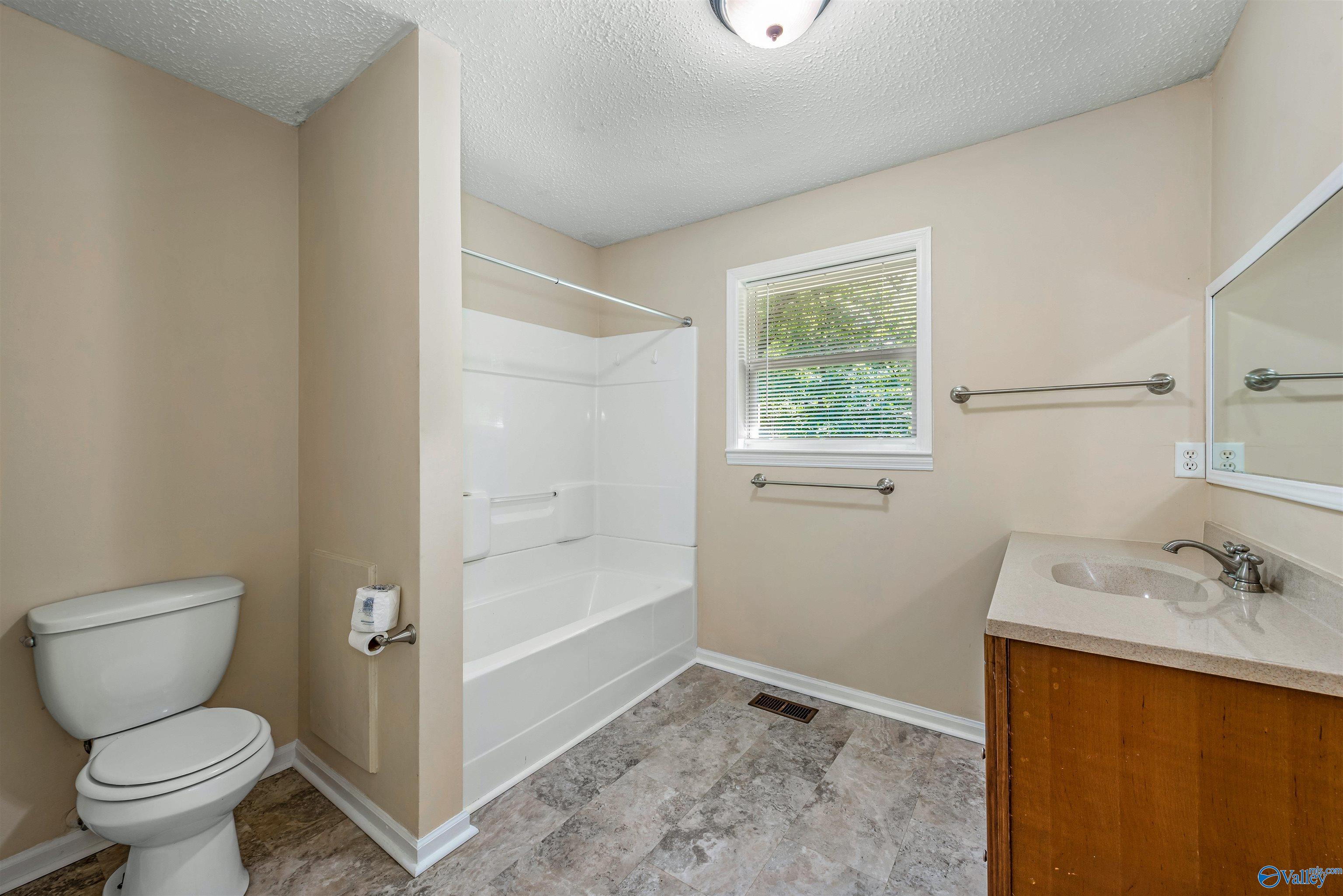 101 Dogwood Circle NW