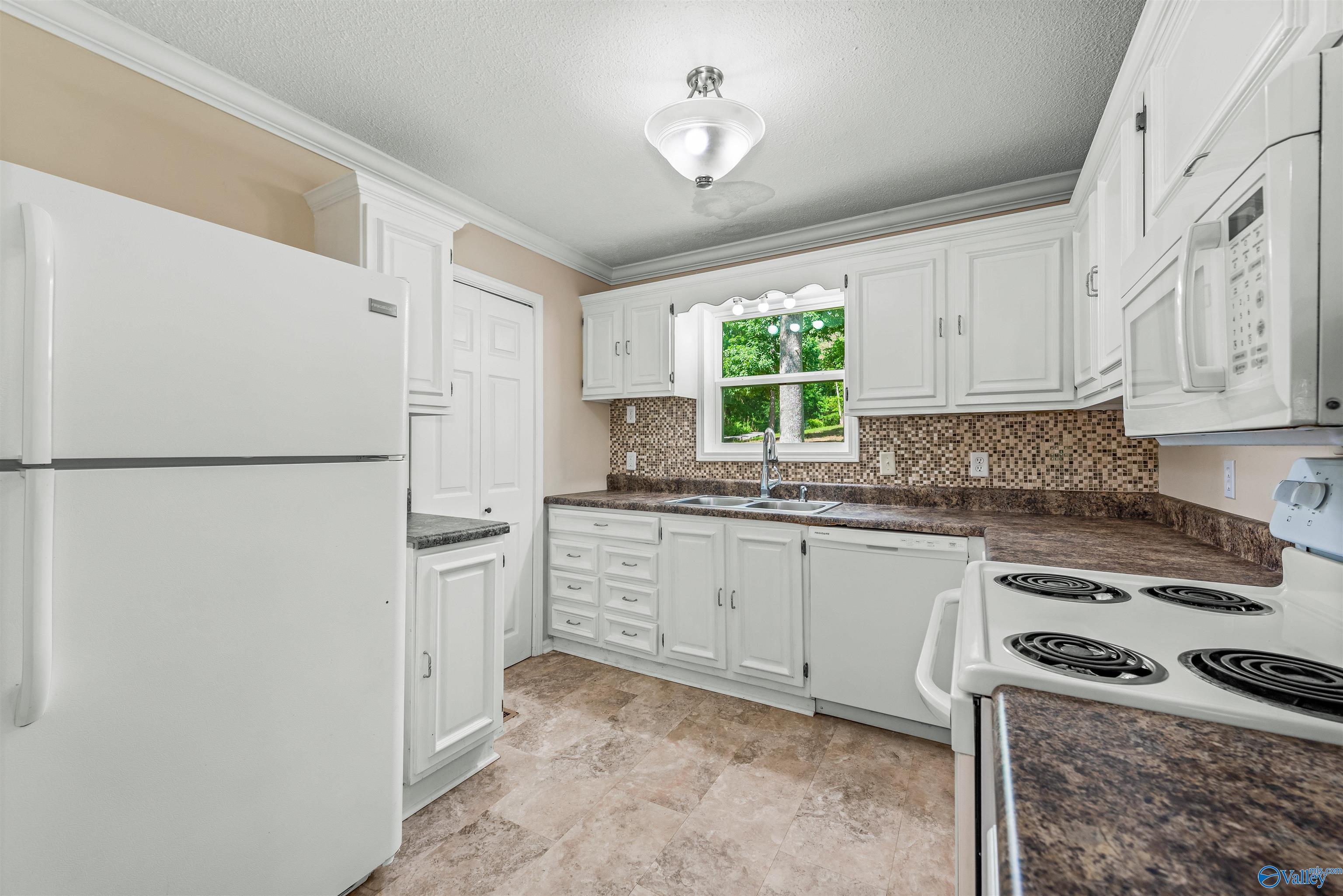 101 Dogwood Circle NW