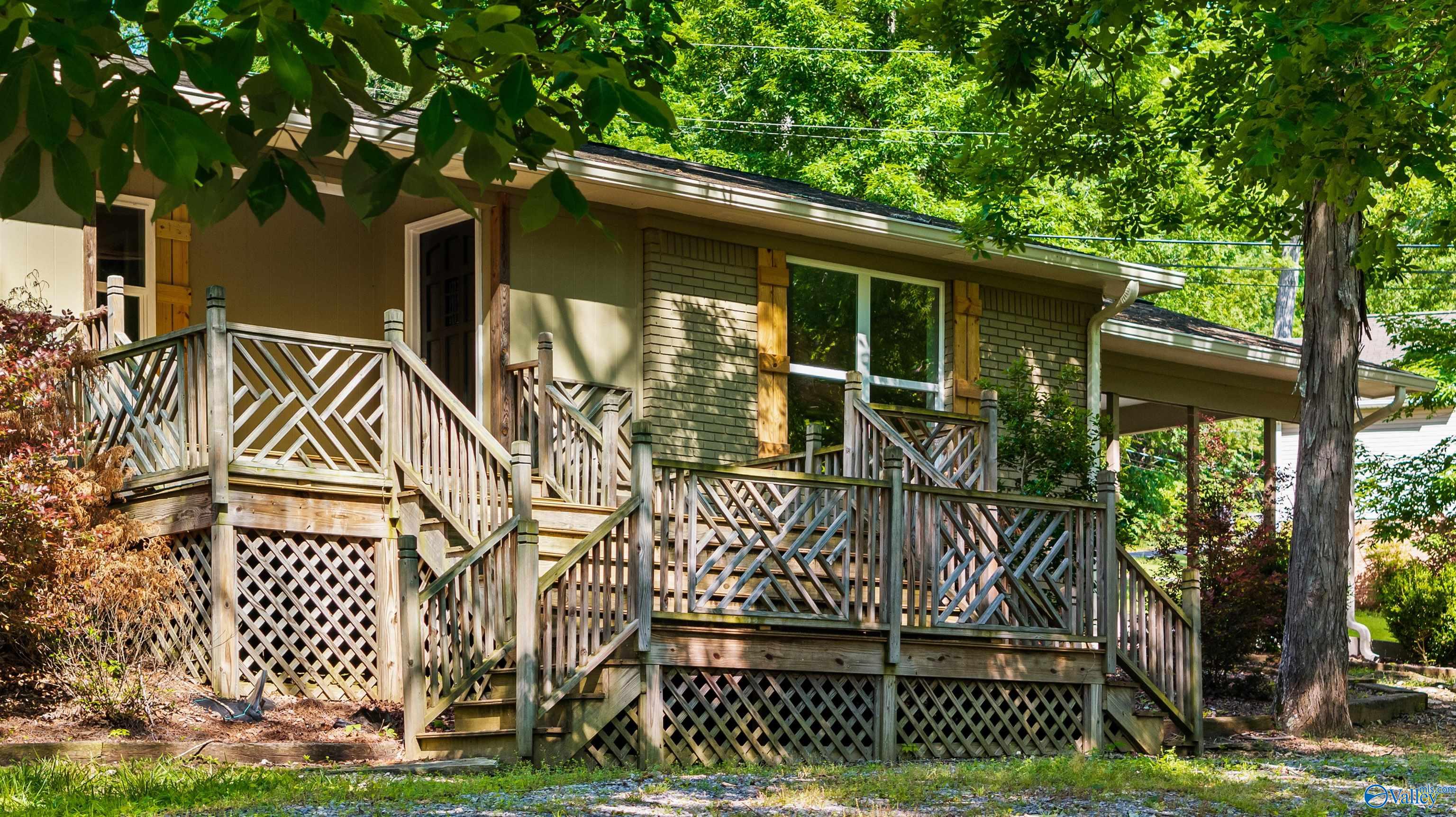 101 Dogwood Circle NW