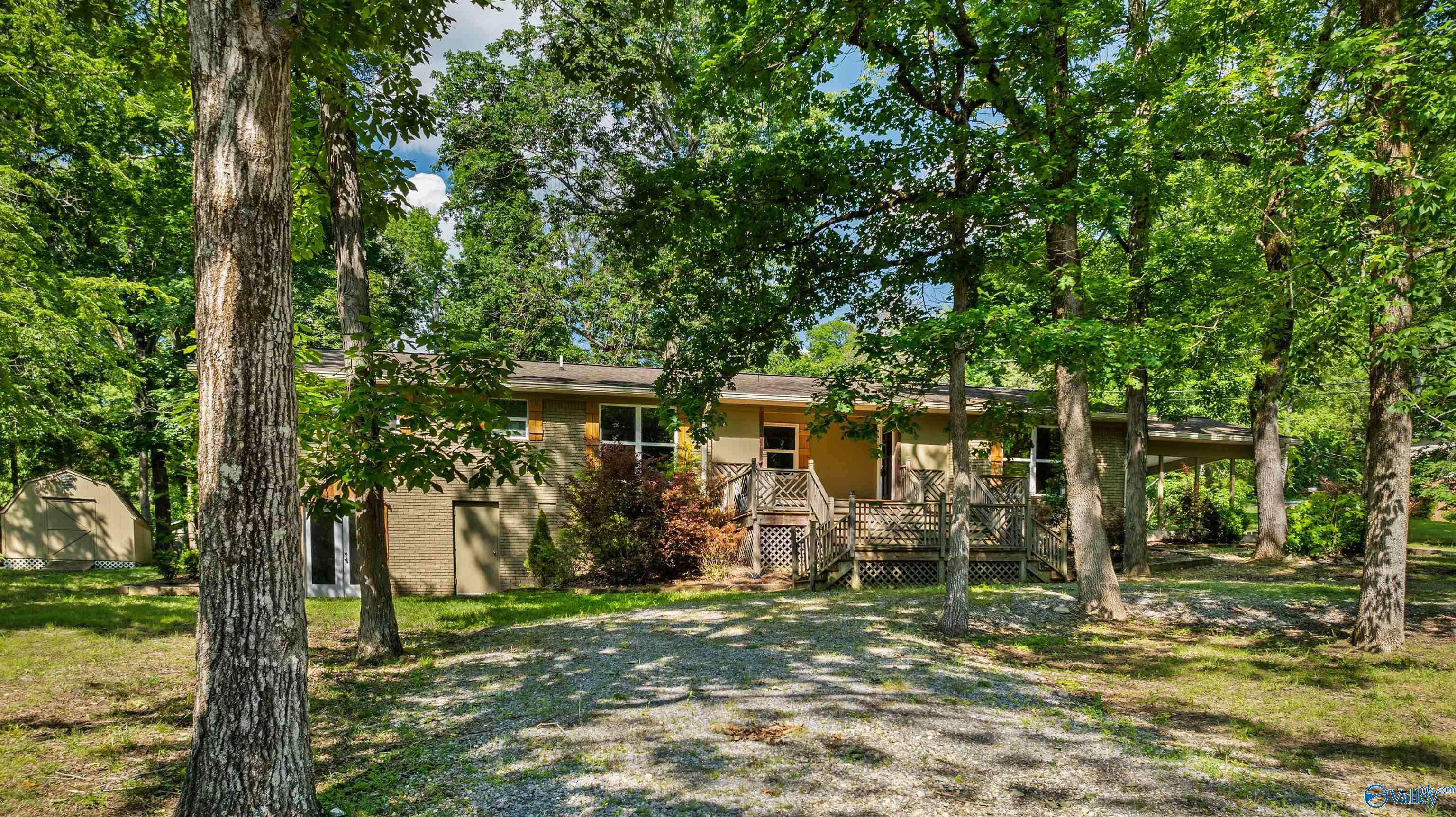 101 Dogwood Circle NW