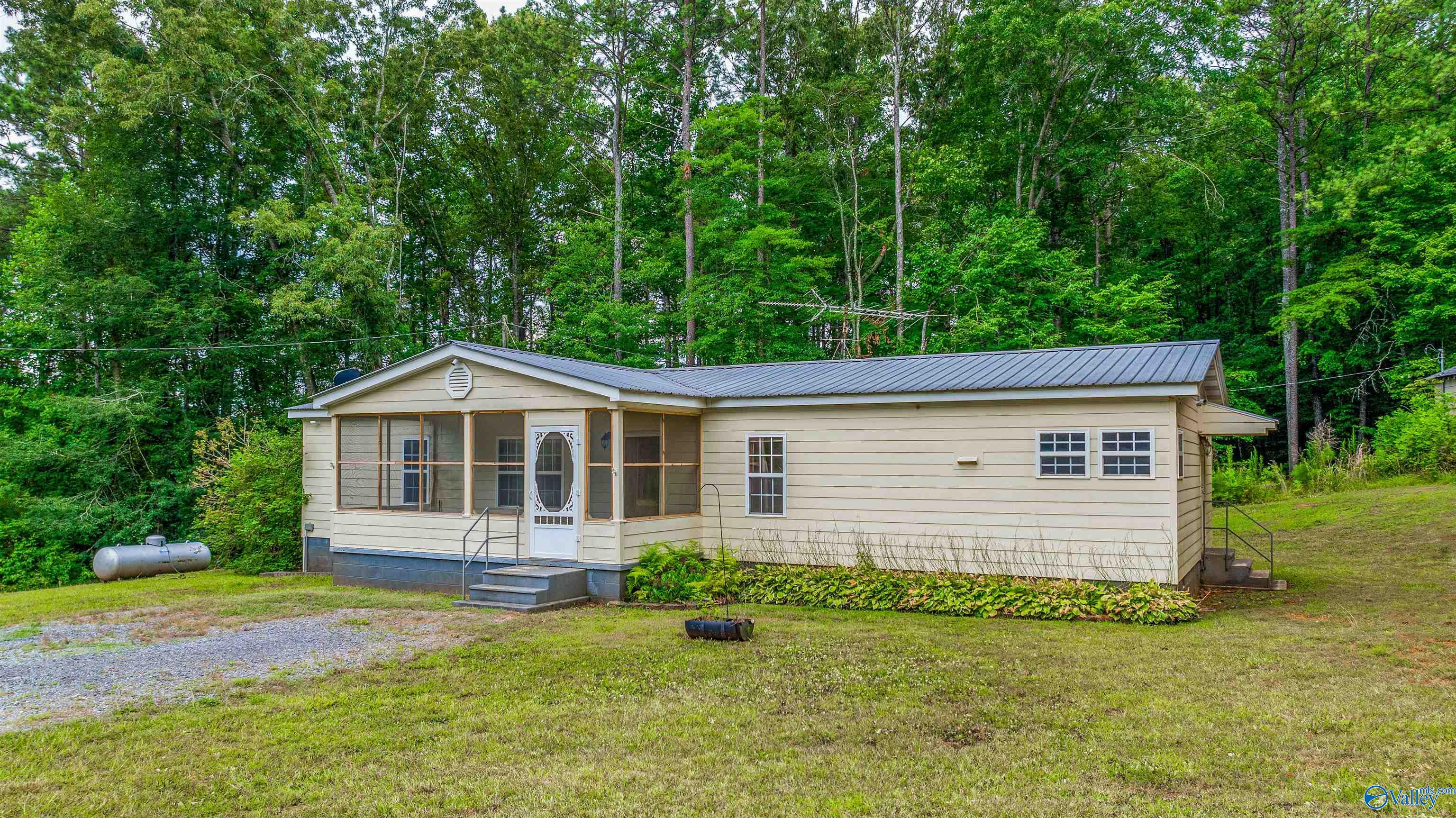 840 County Road 810