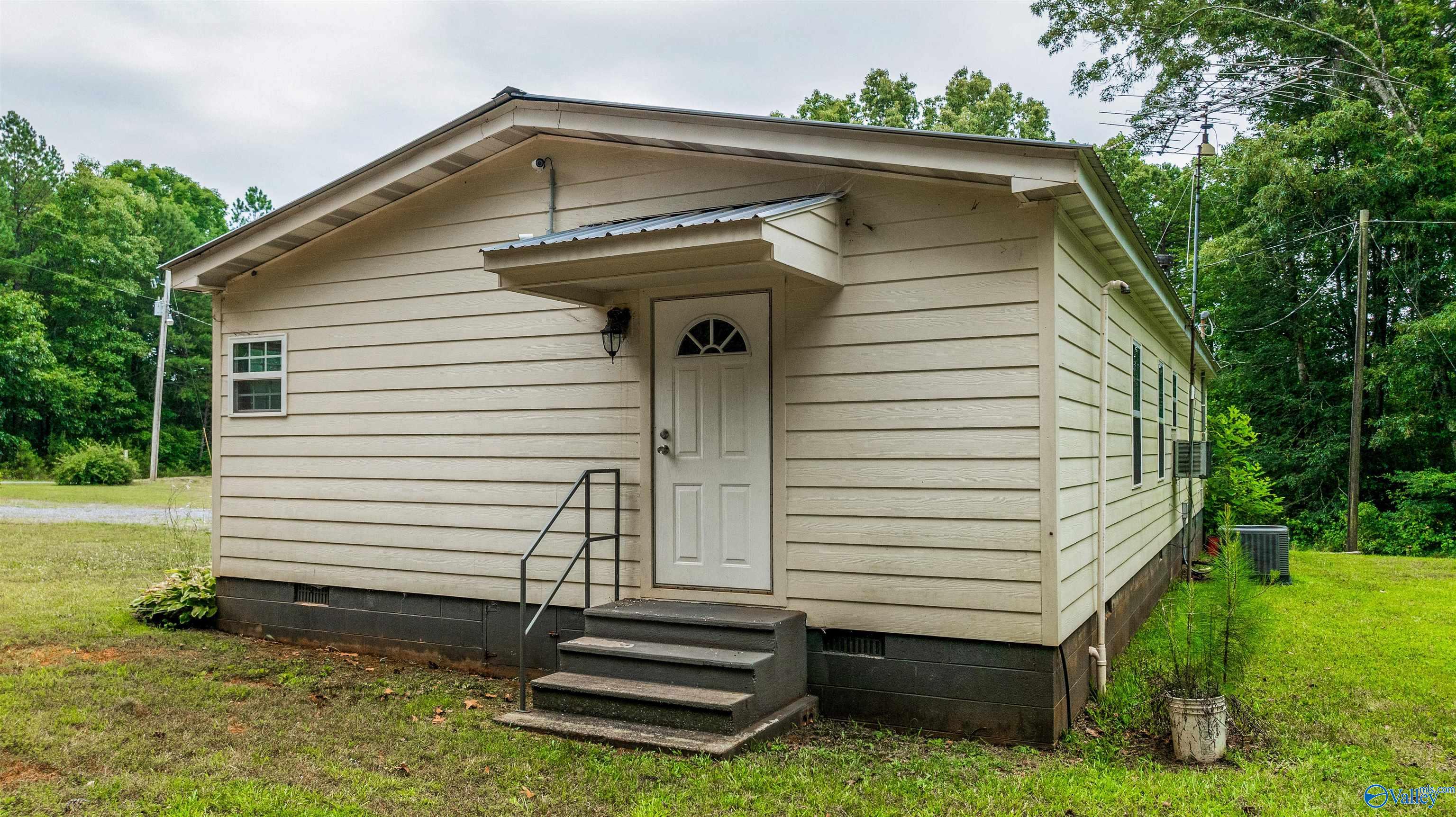 840 County Road 810