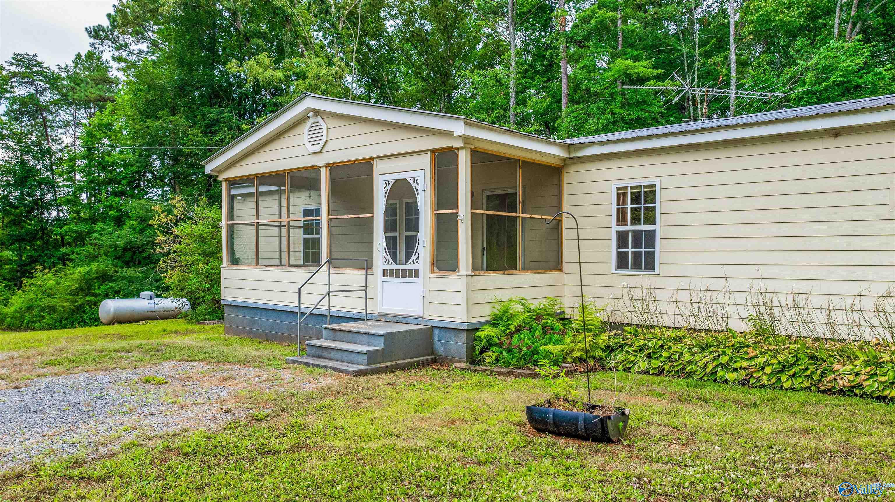 840 County Road 810