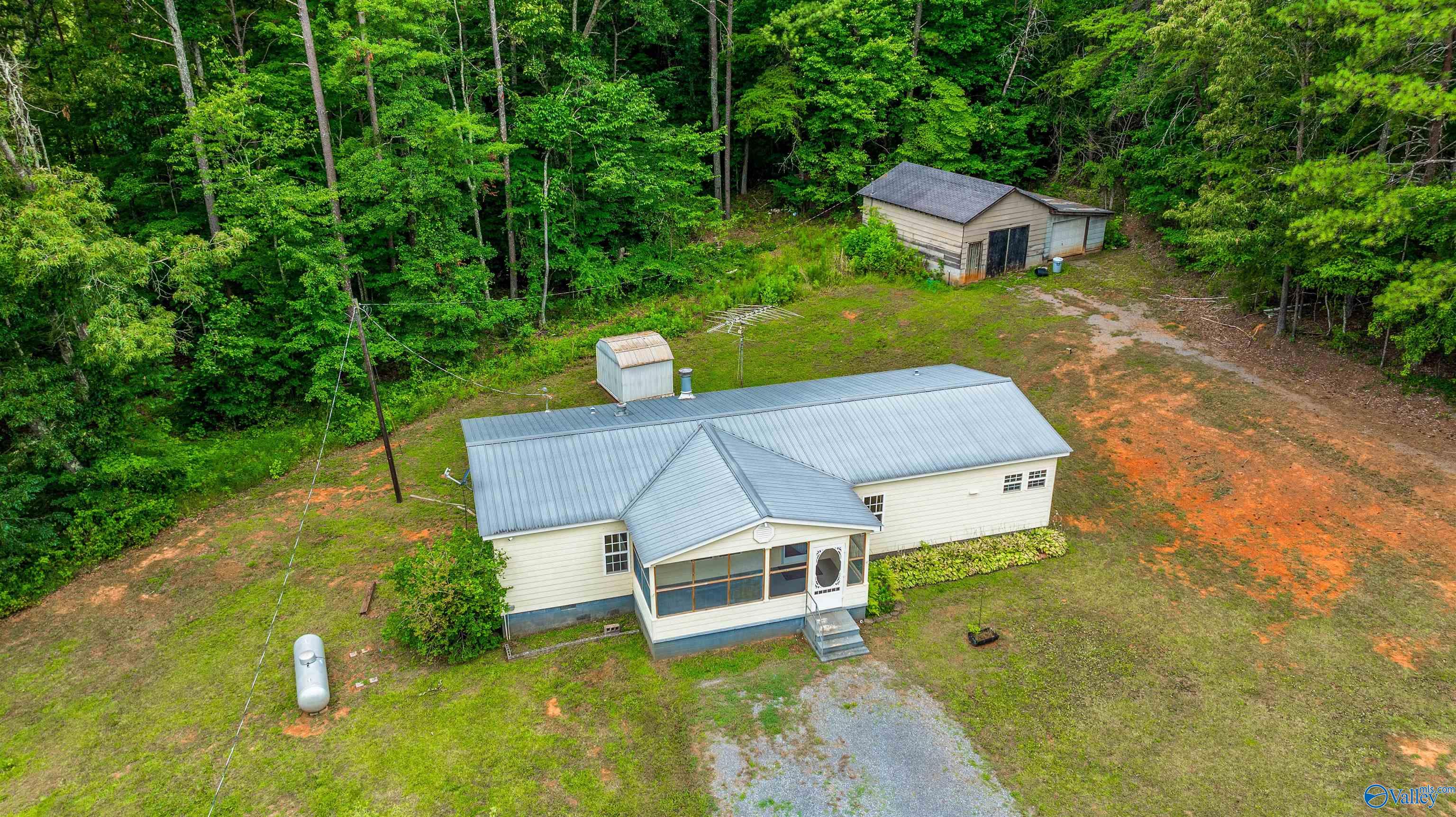 840 County Road 810