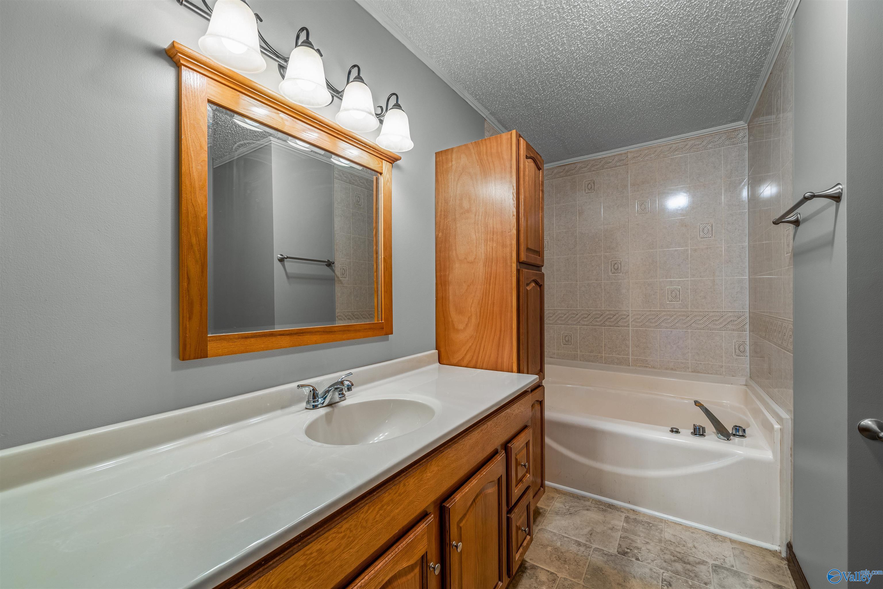 840 County Road 810