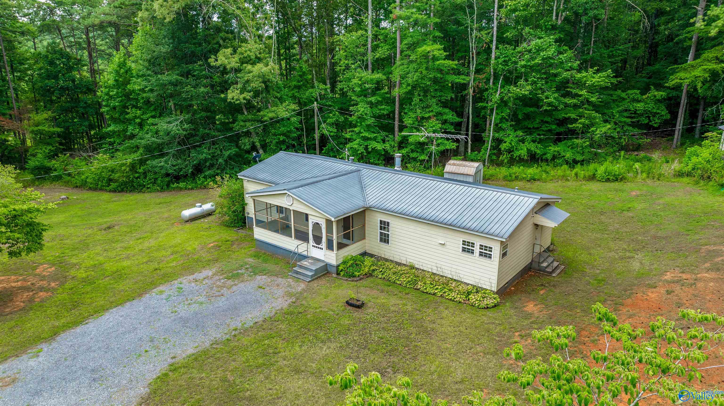 840 County Road 810