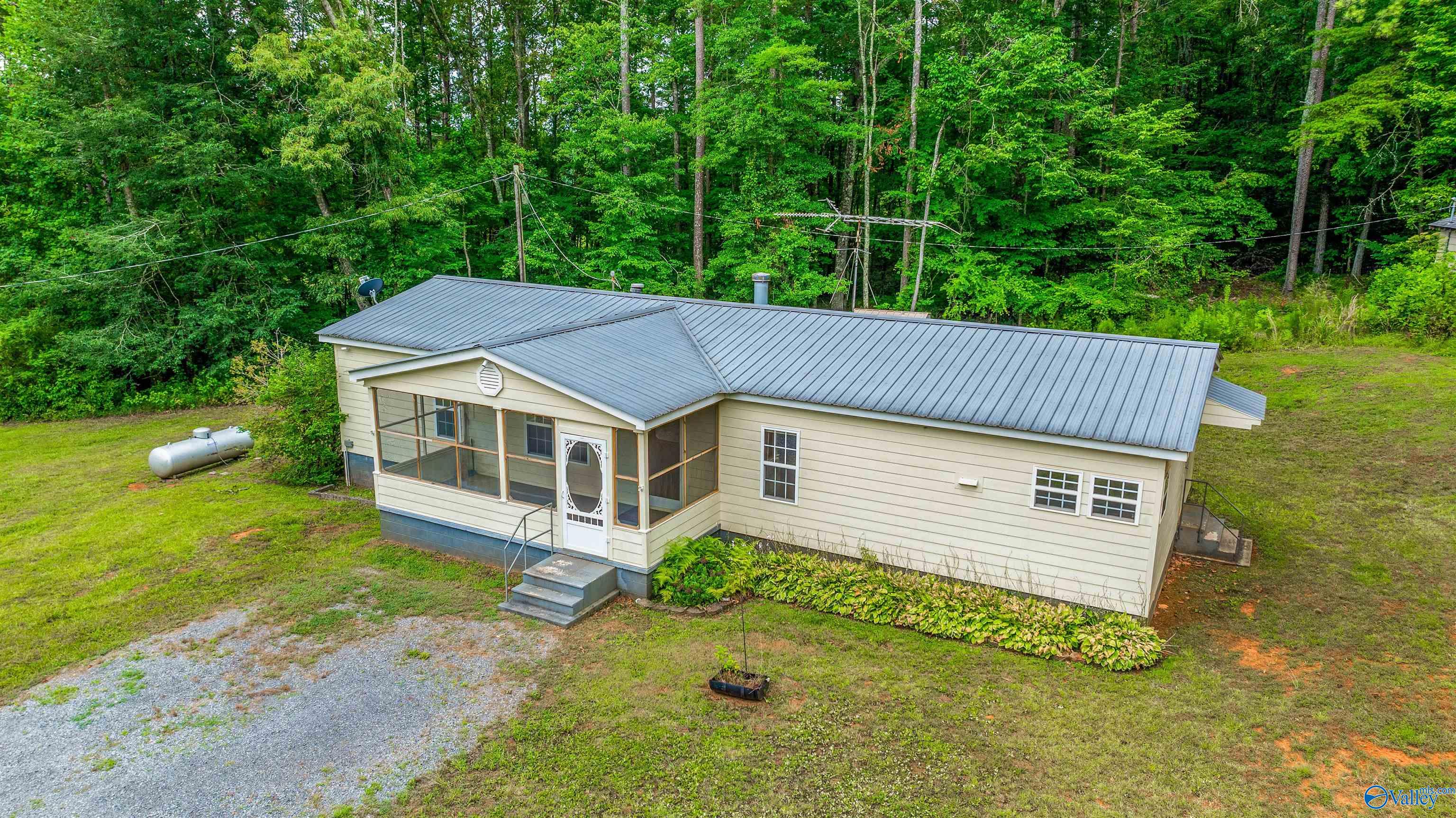 840 County Road 810