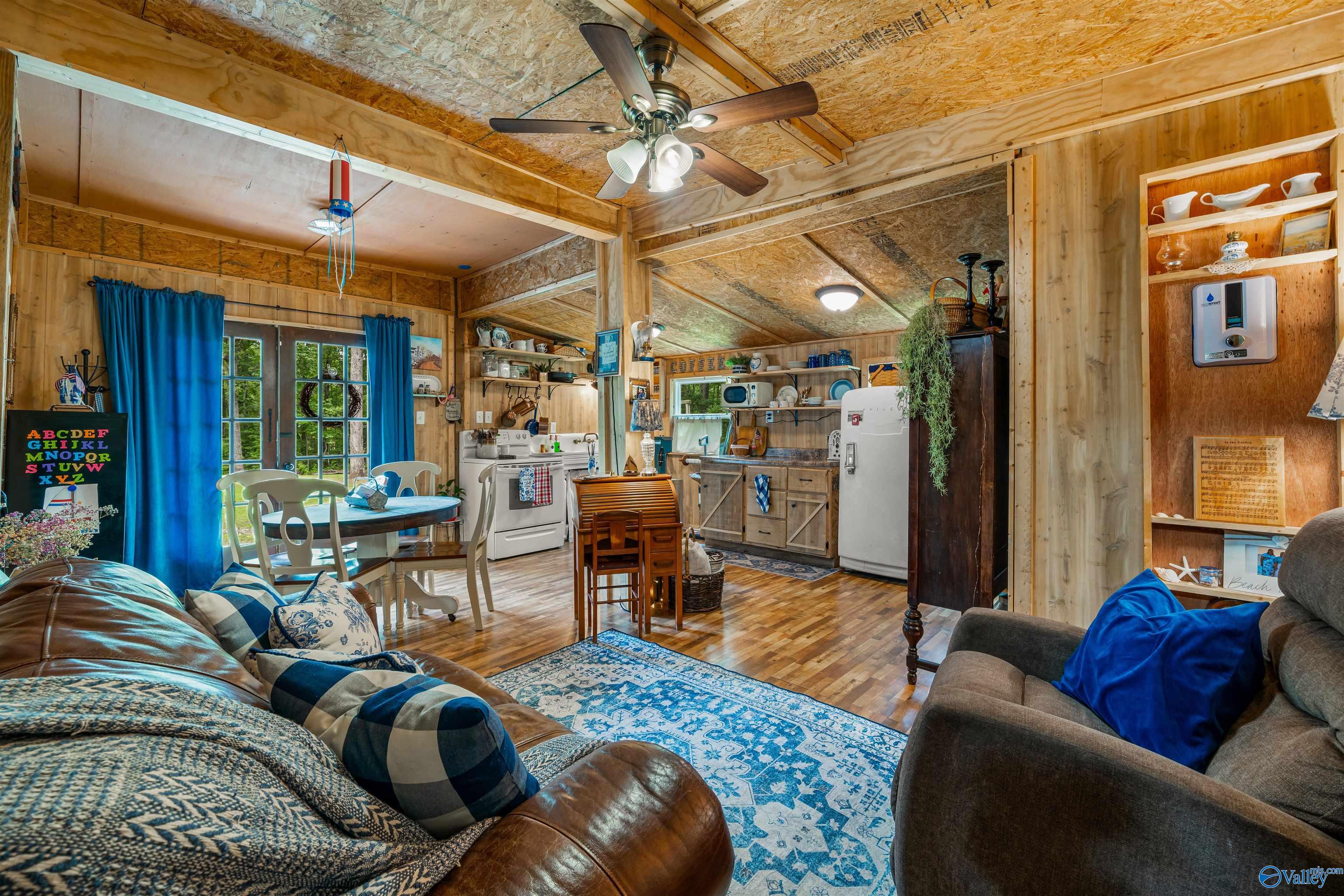 4467 East River Road
