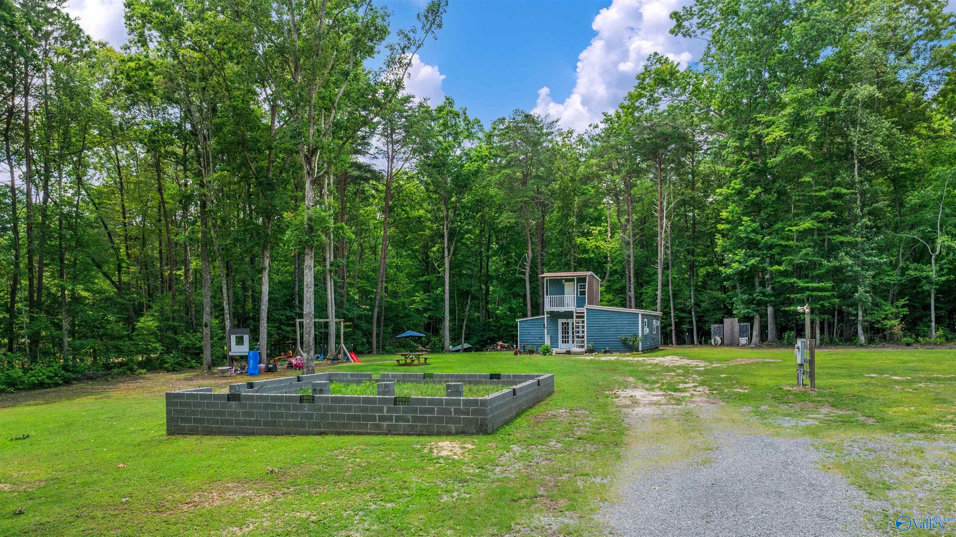 4467 East River Road