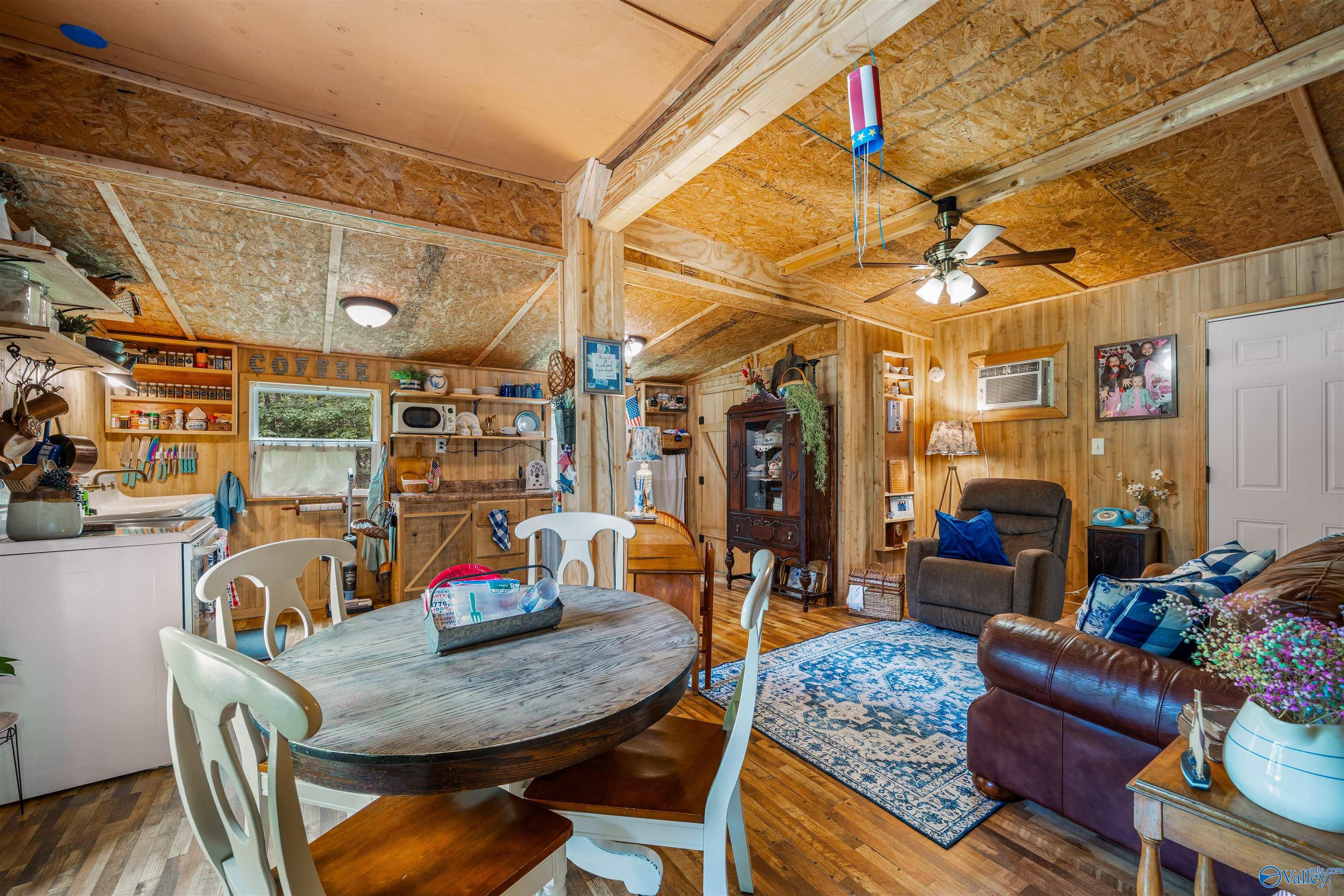 4467 East River Road