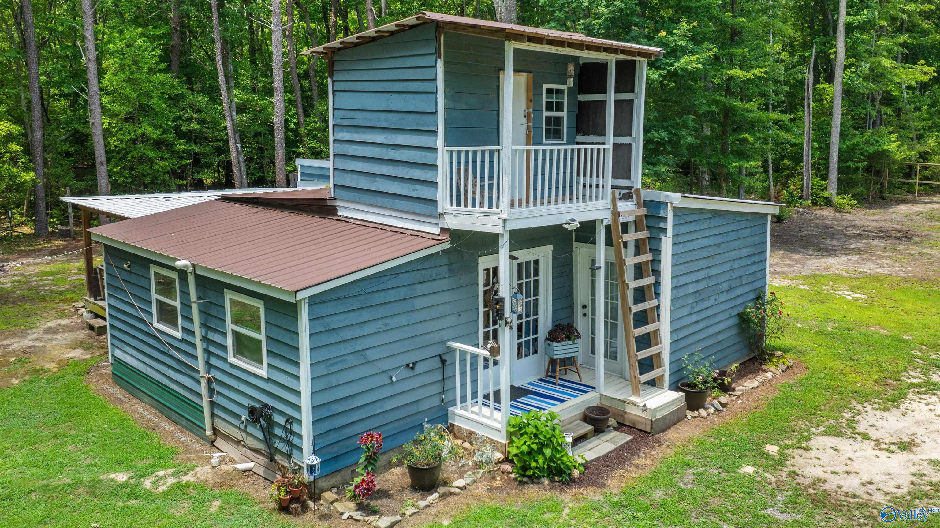 4467 East River Road